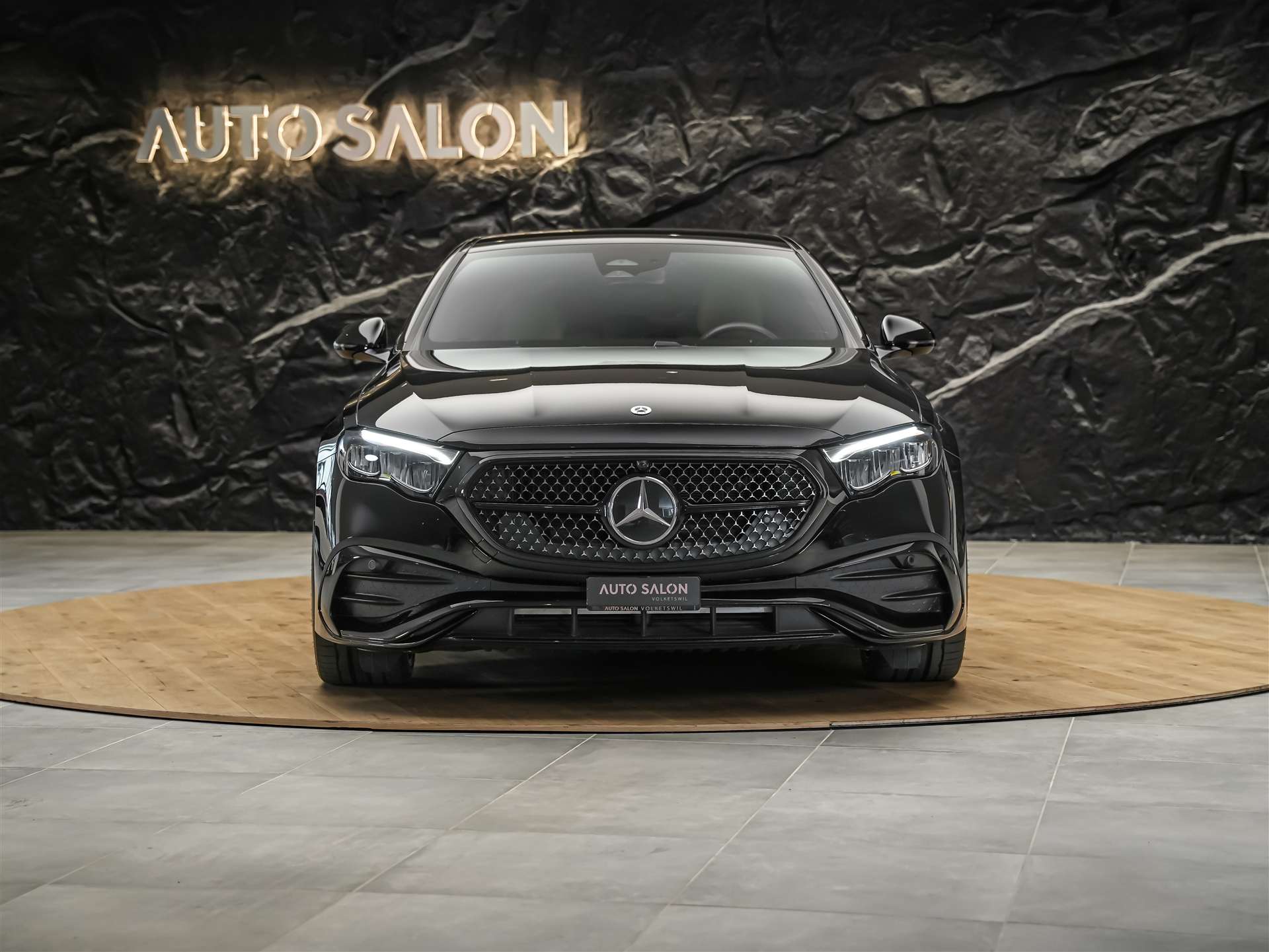 MERCEDES-BENZ E 220 d AMG Line *Supercreen*21" Felgen*Volleder*-image-6