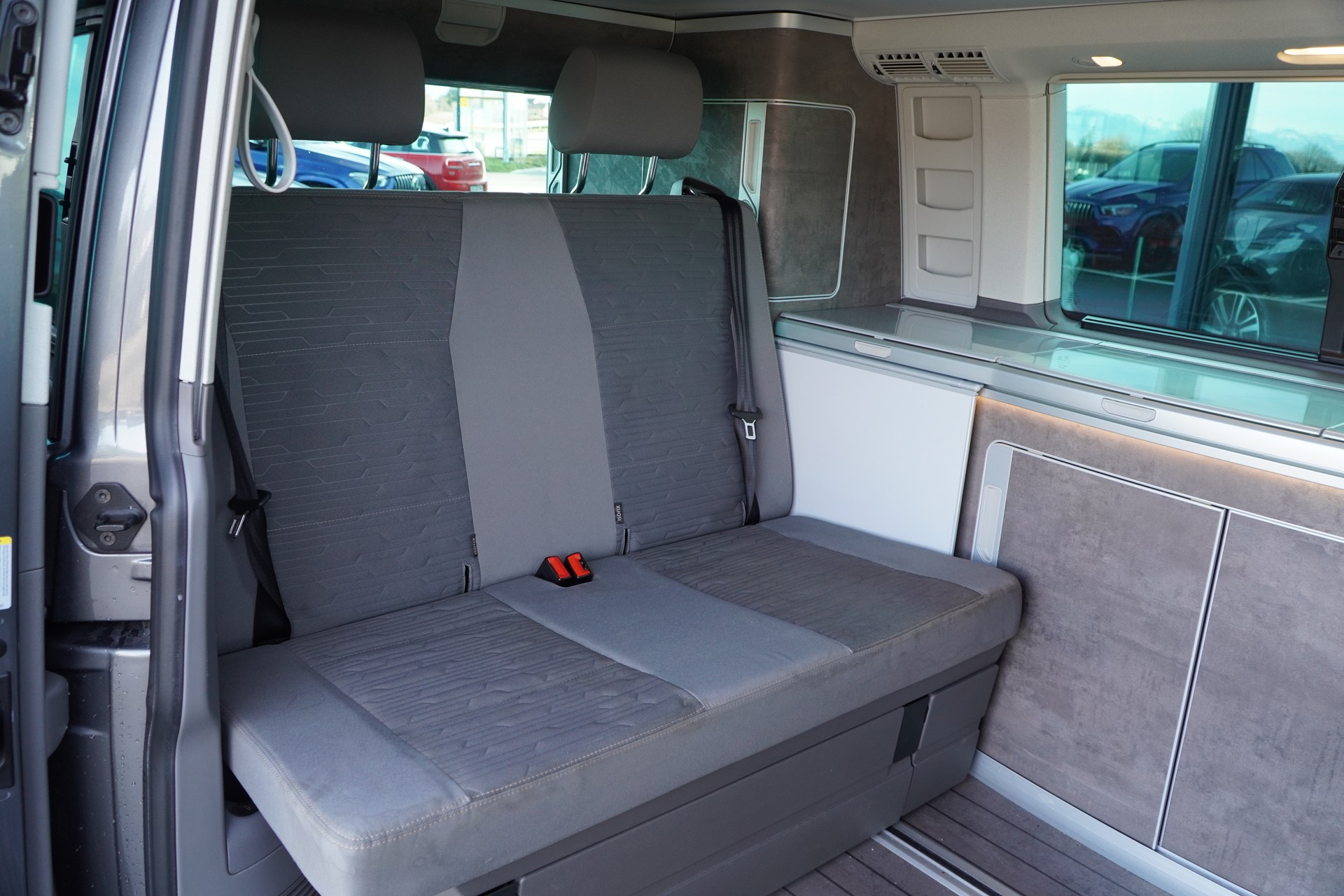 VW T6.1 California 2.0 TDI Ocean Liberty DSG-image-10