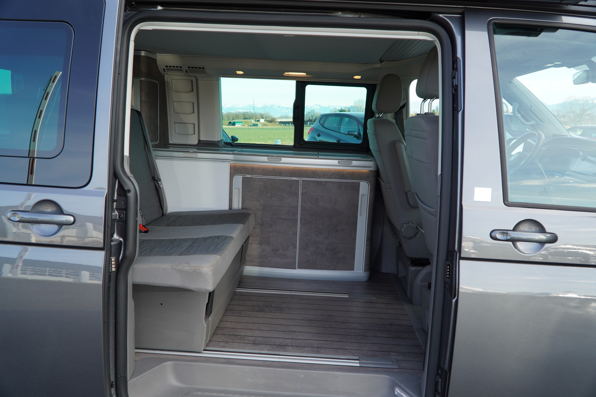 VW T6.1 California 2.0 TDI Ocean Liberty DSG-image-25