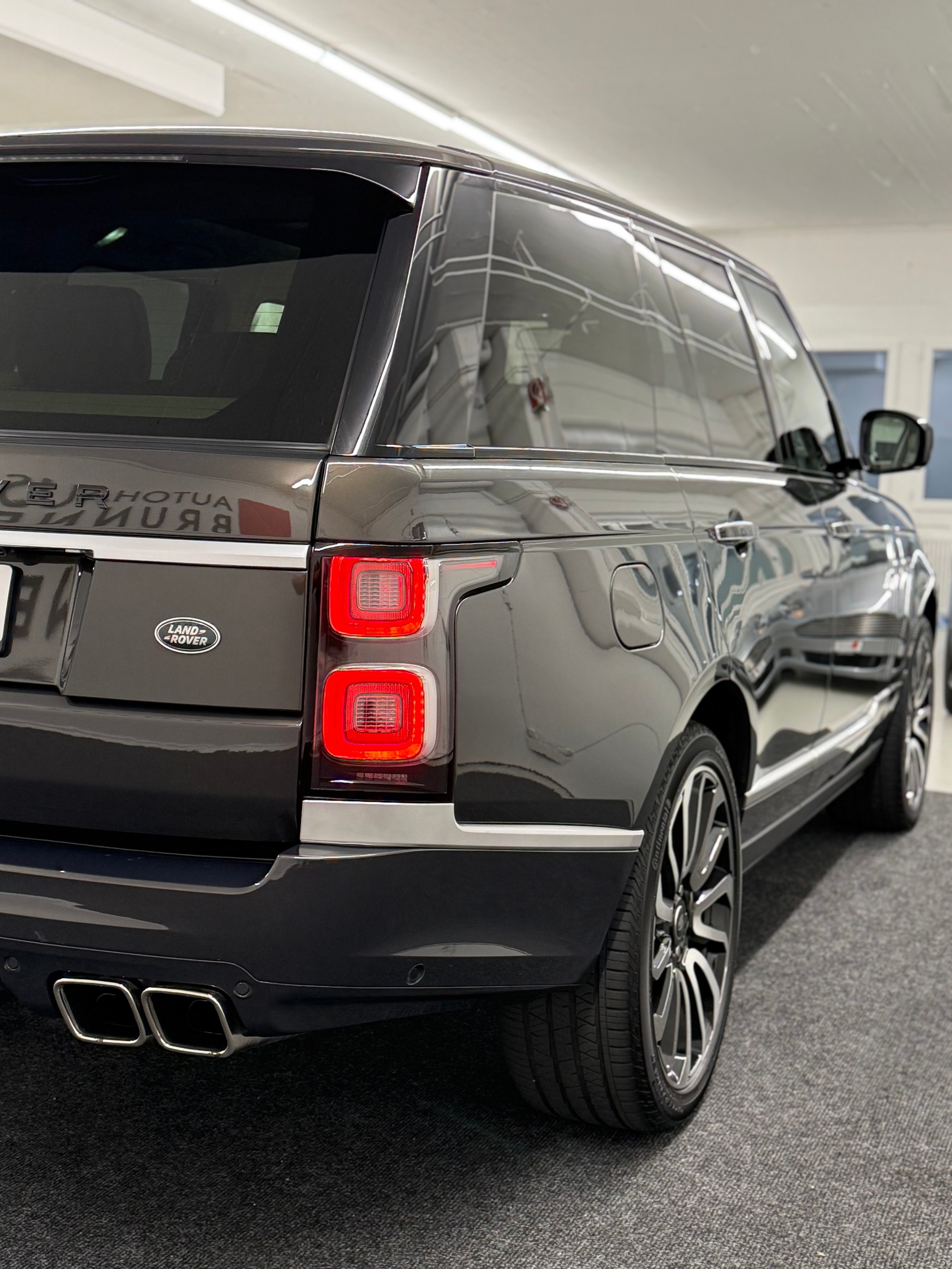 LAND ROVER Range Rover 5.0 V8 SVO Optik Autobiography-image-4