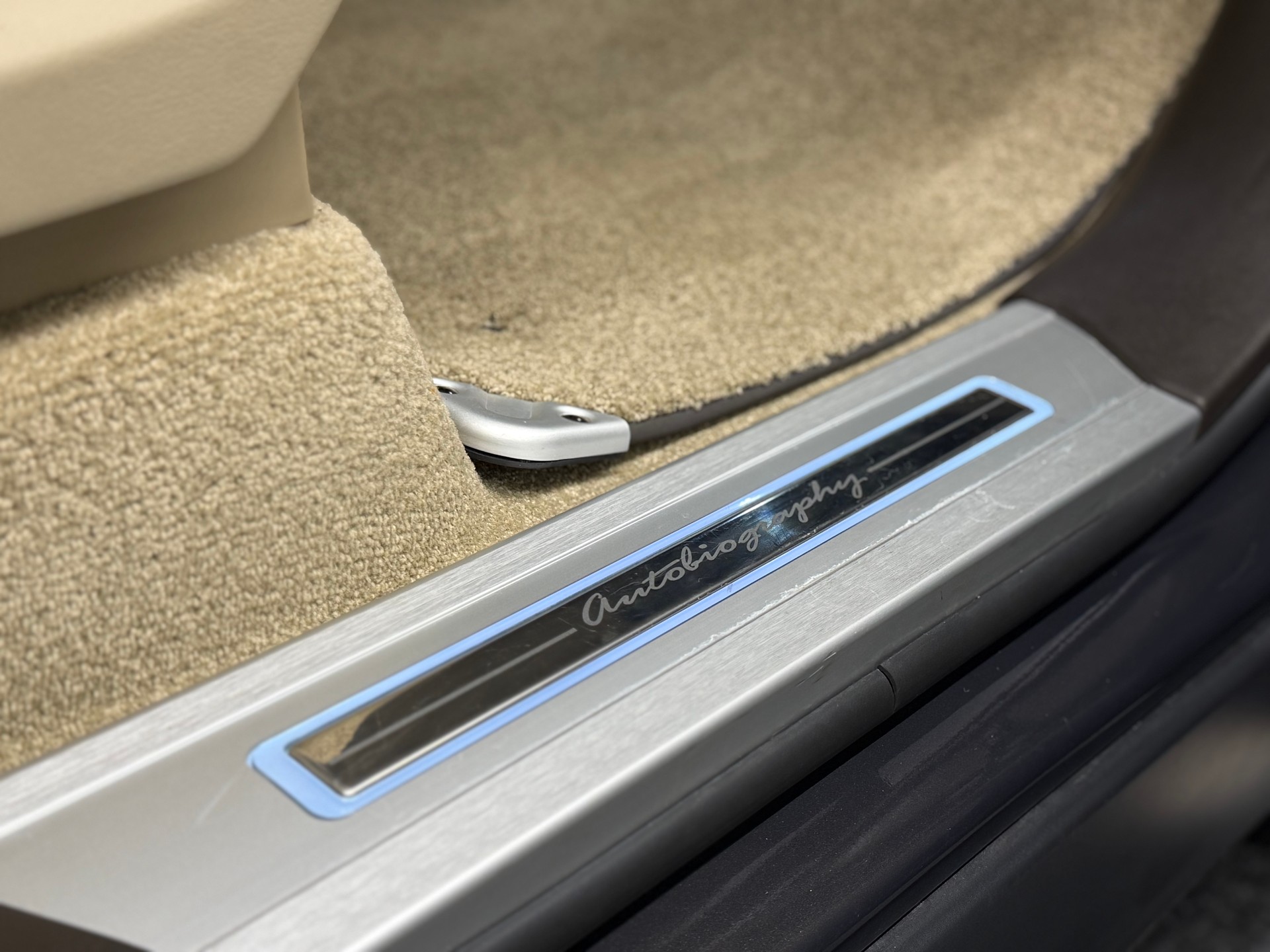 LAND ROVER Range Rover 5.0 V8 SVO Optik Autobiography-image-29