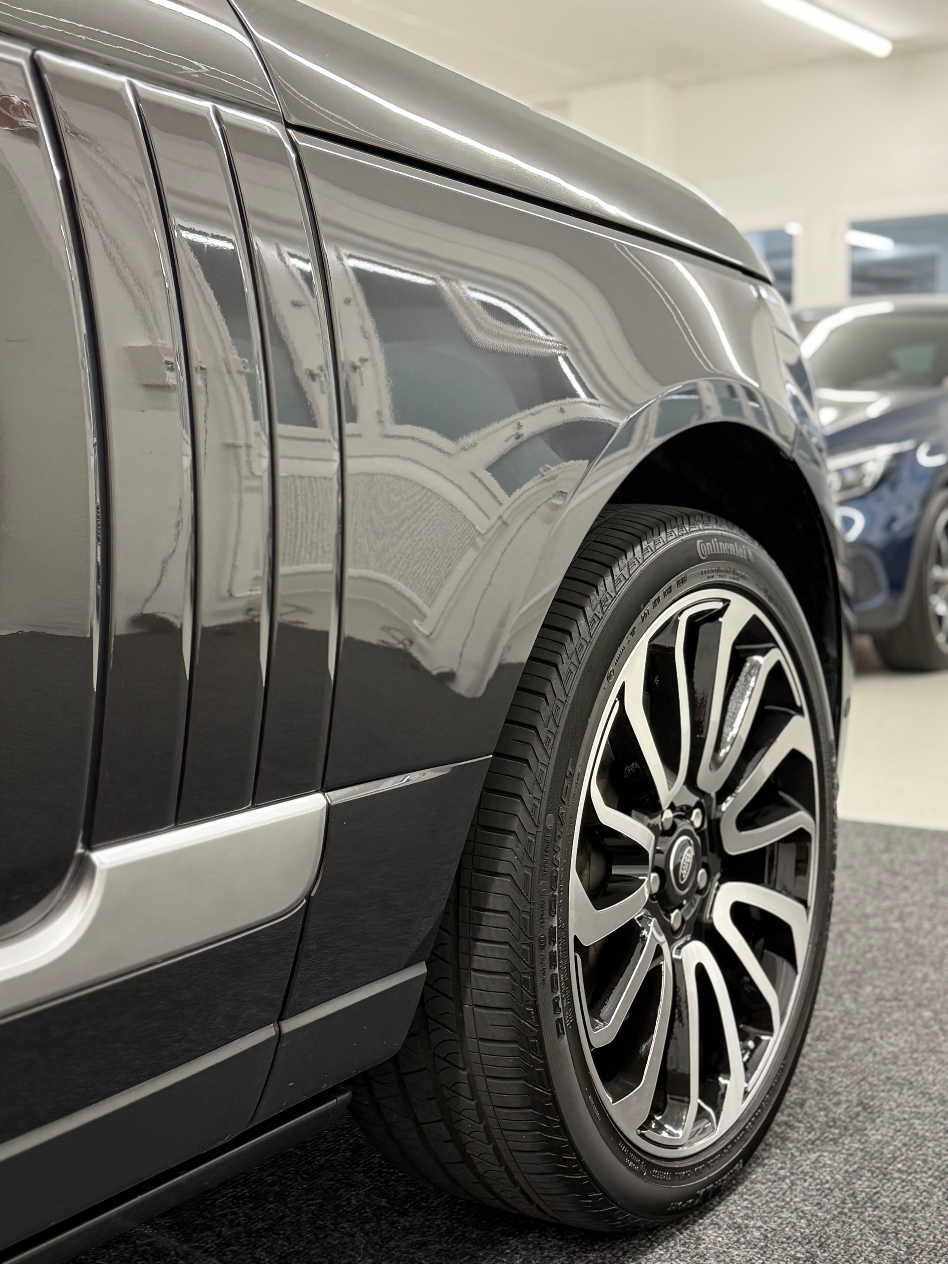 LAND ROVER Range Rover 5.0 V8 SVO Optik Autobiography-image-11