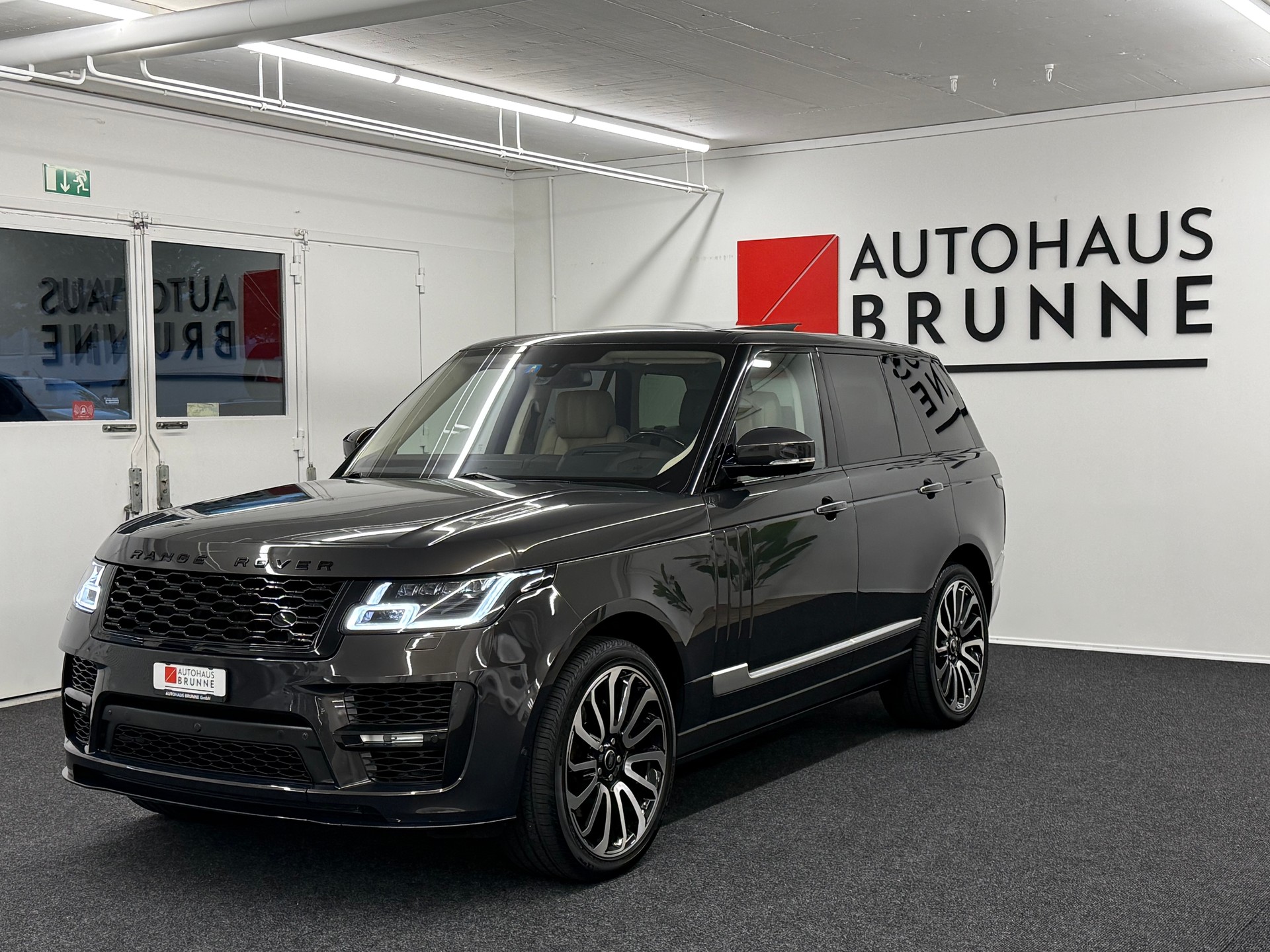 LAND ROVER Range Rover 5.0 V8 SVO Optik Autobiography-image-0