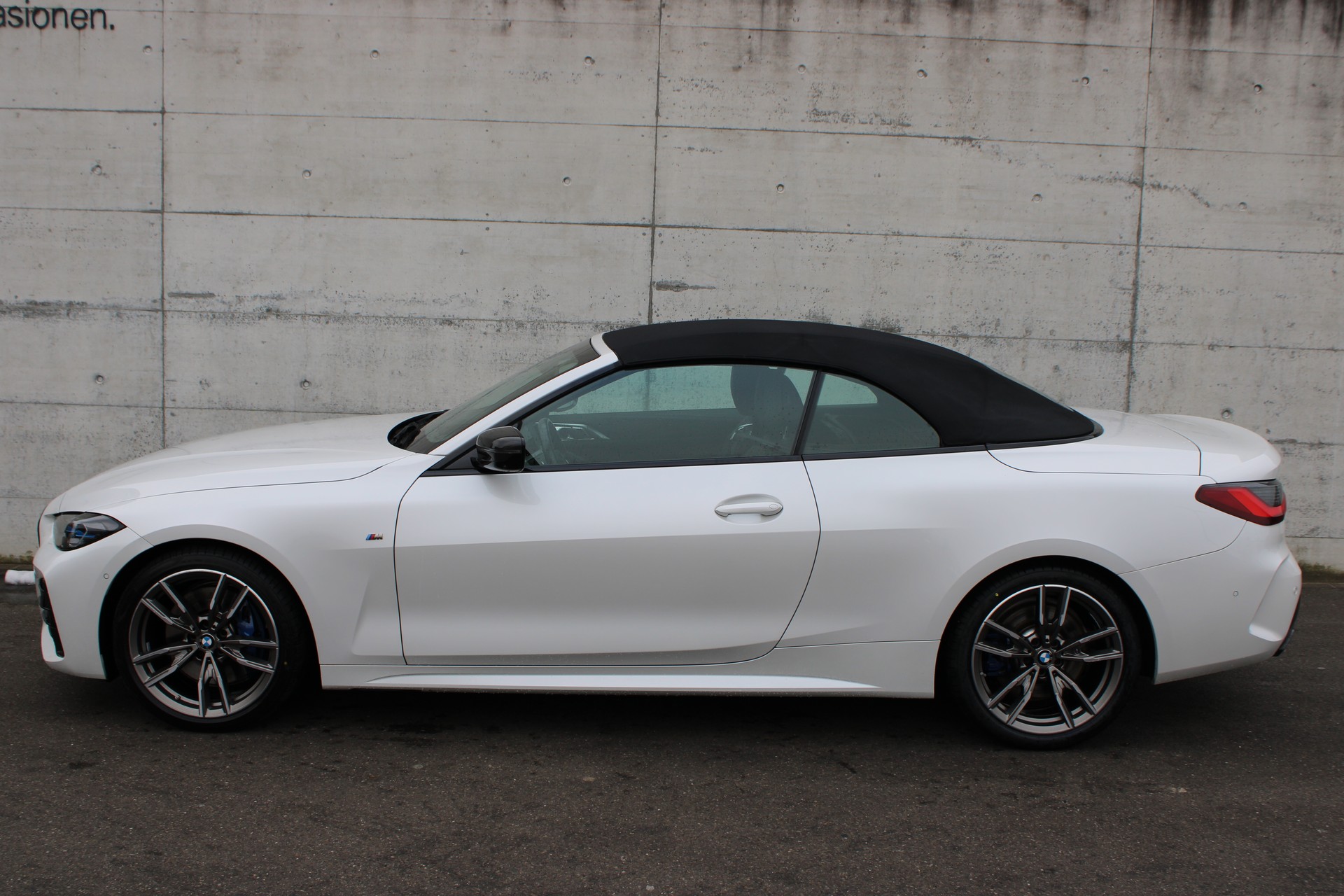 BMW M440i xDrive 48V Cabrio-showroom-element-3