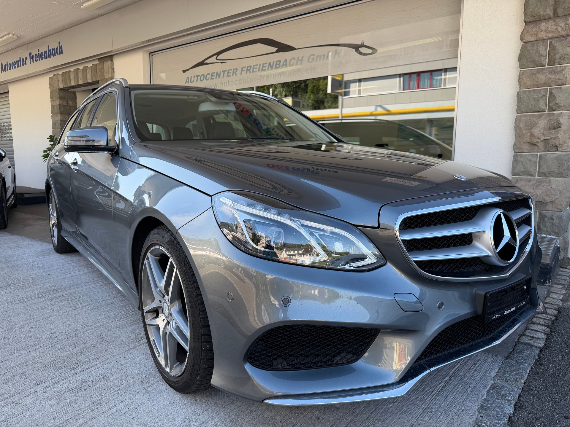 MERCEDES-BENZ E 350 BlueTEC 4Matic 7G-Tronic-image-2