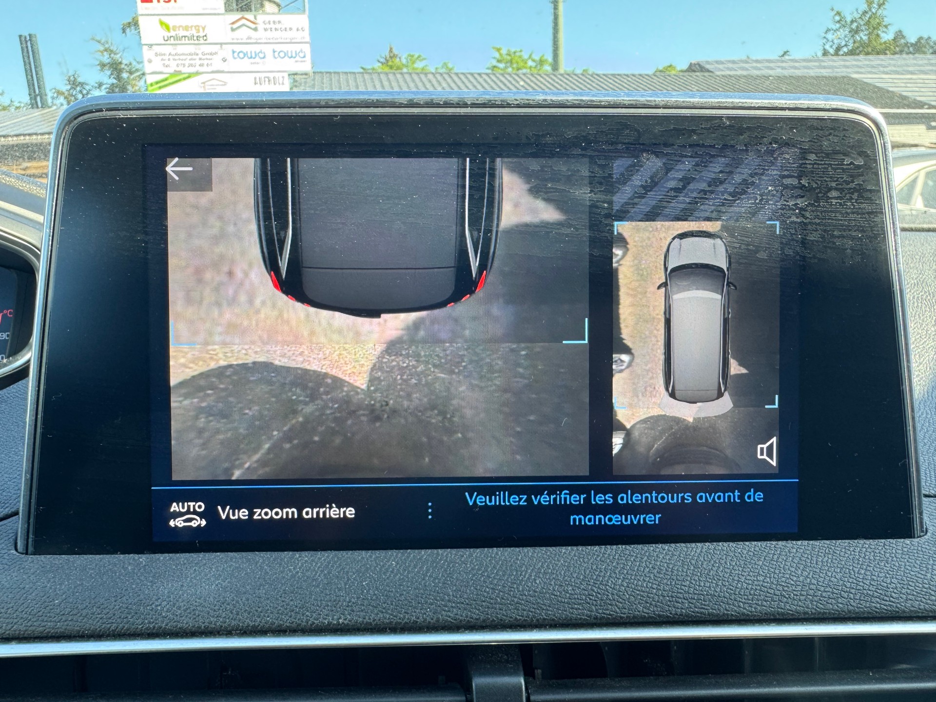 PEUGEOT 5008 1.2 Pure Tech Allure EAT8-image-17