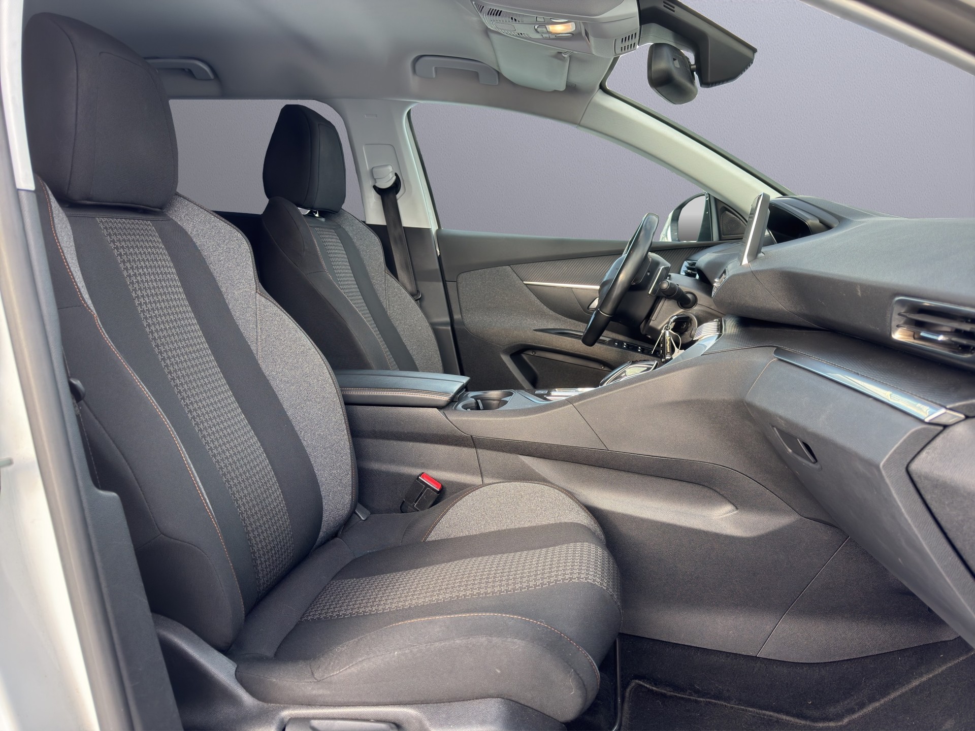PEUGEOT 5008 1.2 Pure Tech Allure EAT8-image-9