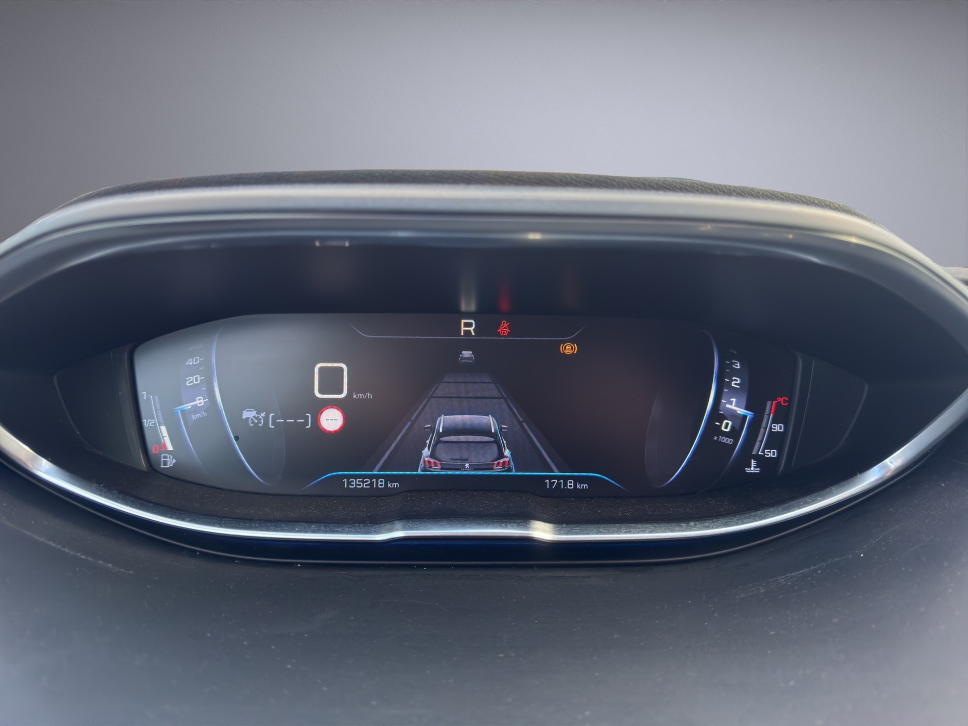 PEUGEOT 5008 1.2 Pure Tech Allure EAT8-image-13