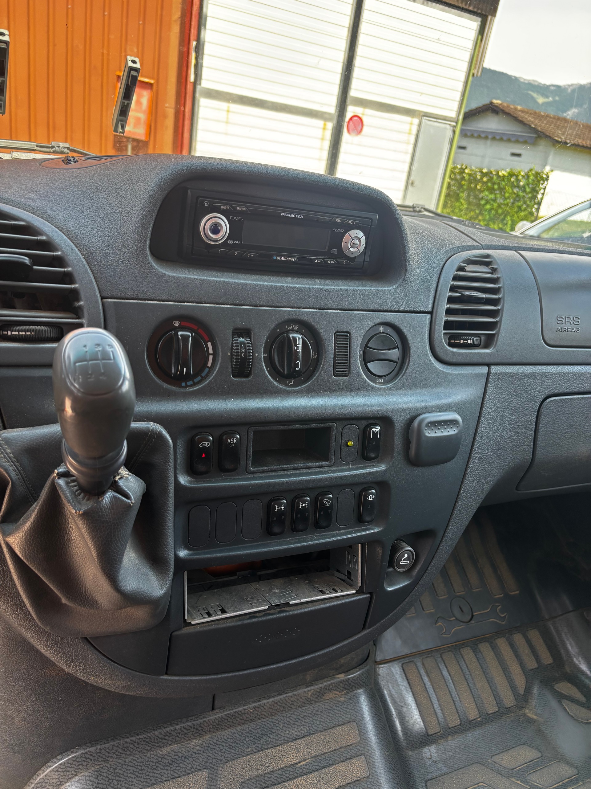 MERCEDES-BENZ Sprinter 416 CDI 4x4 6 platze-image-12