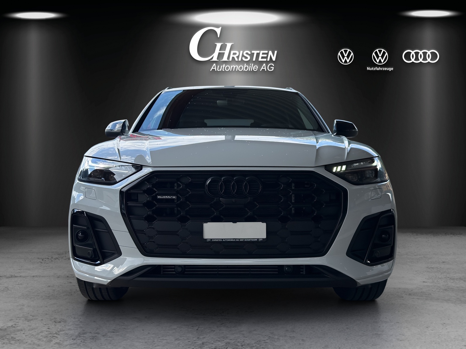 AUDI Q5 50 TFSI e PHEV Black Edition quattro S-tronic-showroom-element-2