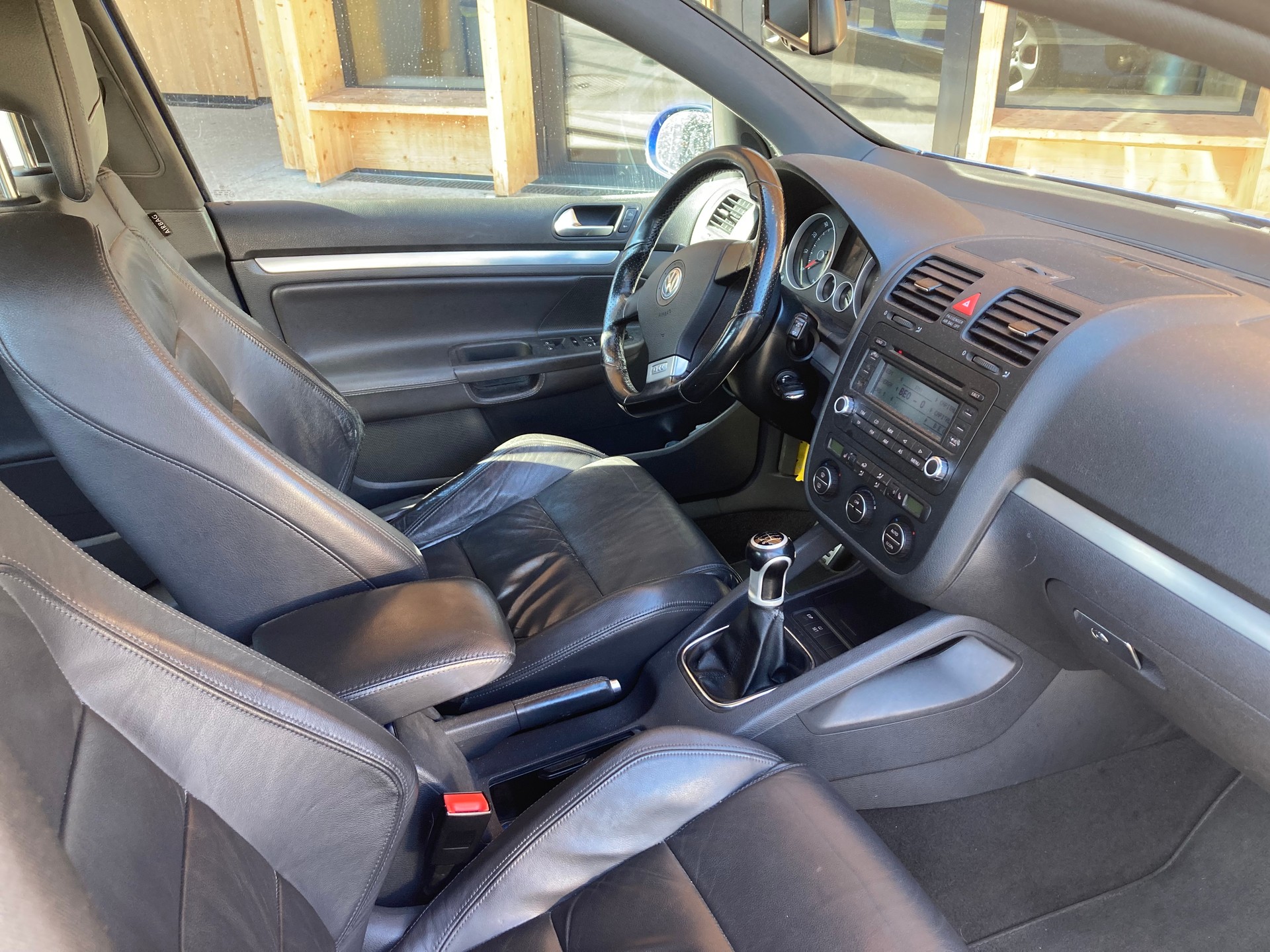 VW 2.0 FSI T GTI-image-3