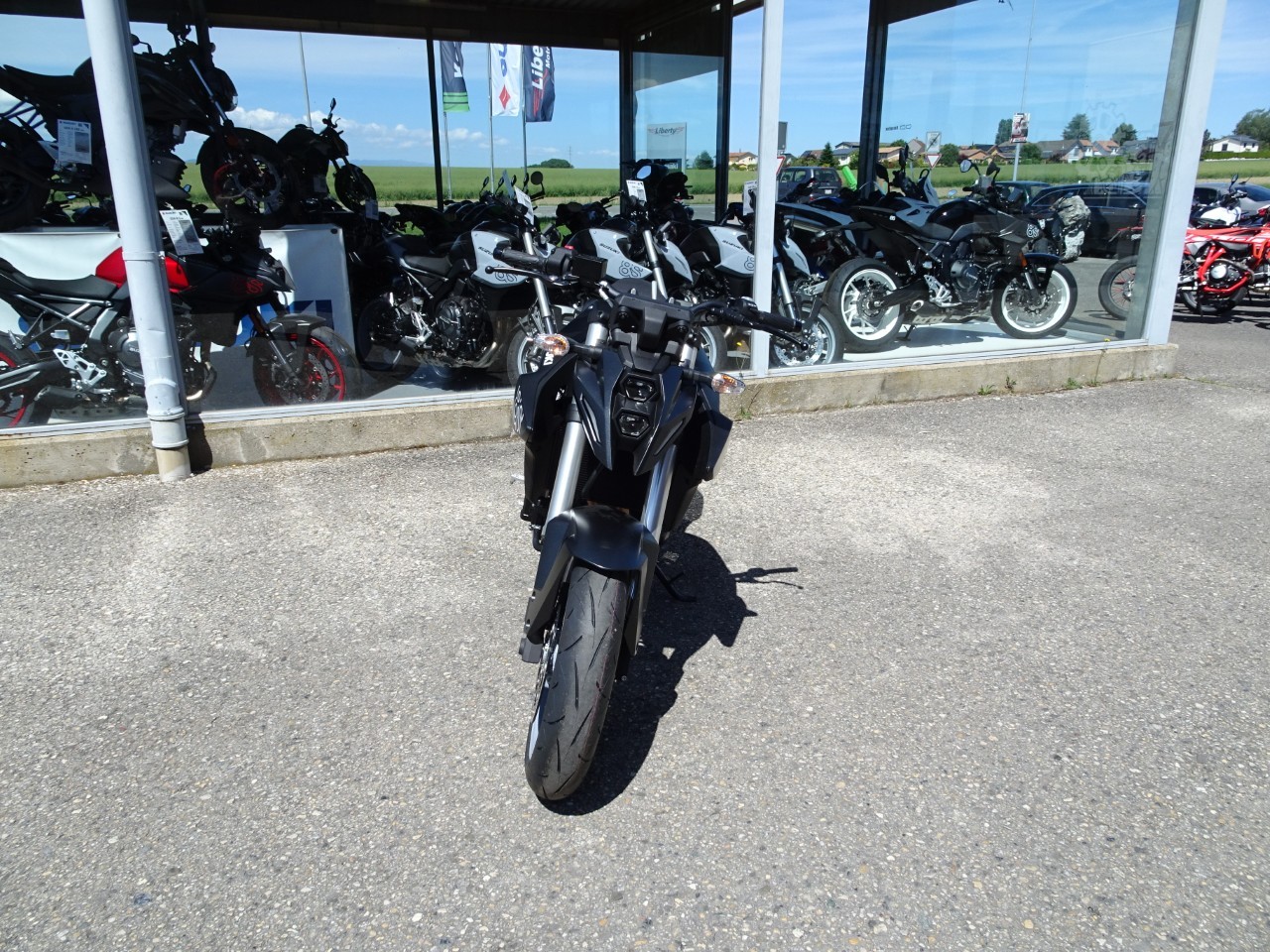 SUZUKI GSX 8 S (35kW)-showroom-element-2