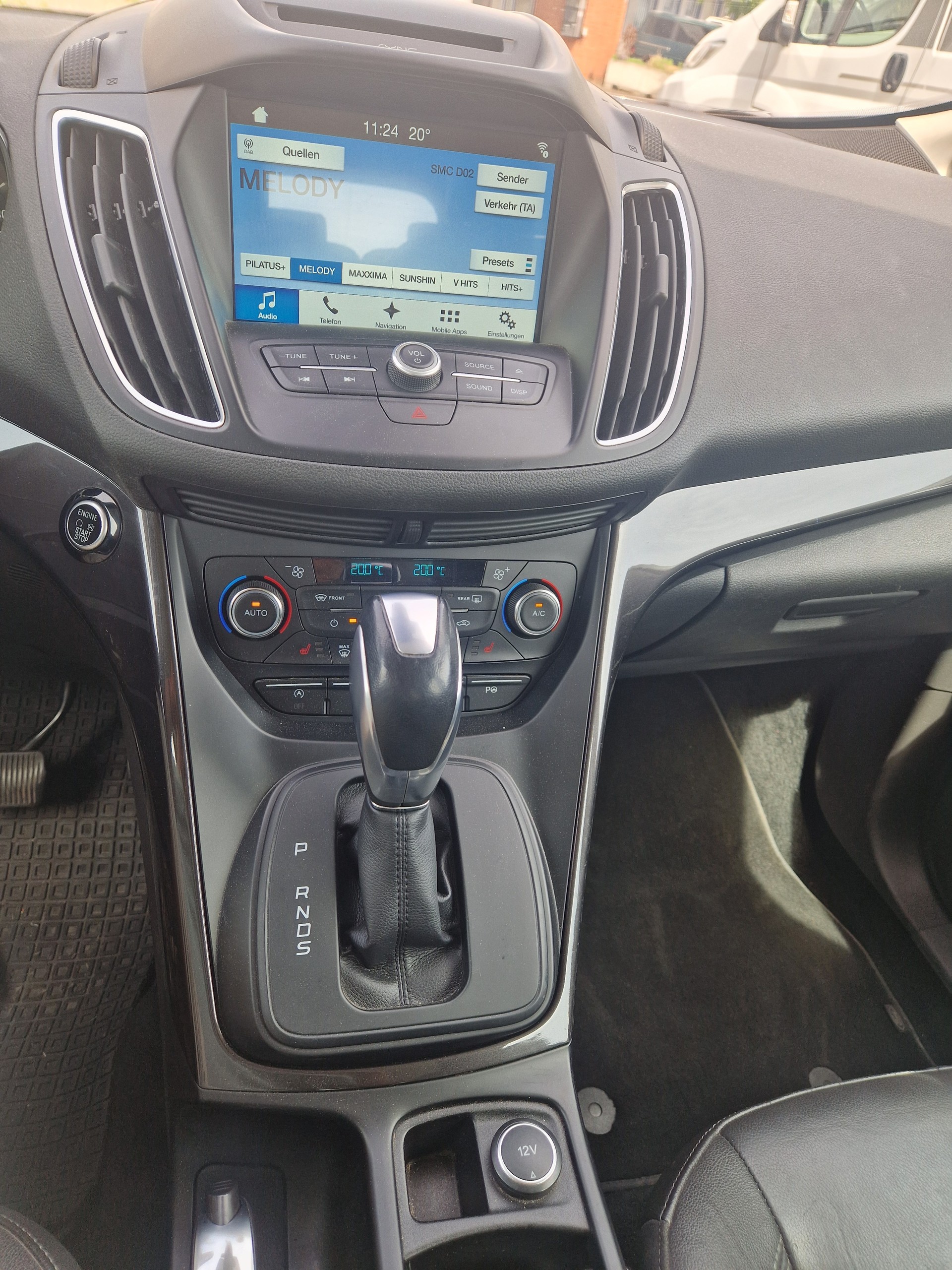 FORD C-Max 2.0 TDCi Trend PowerShift-image-11