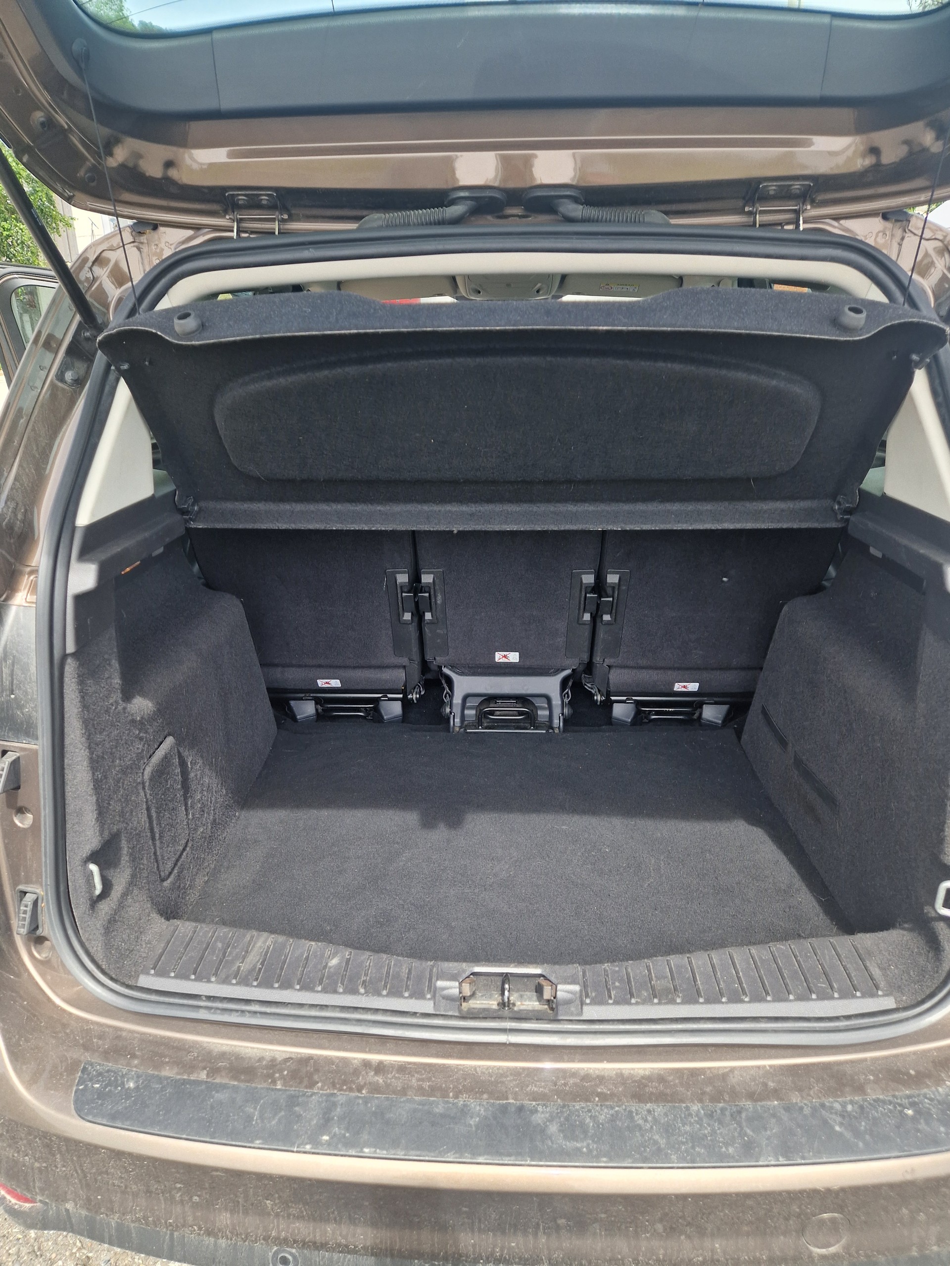 FORD C-Max 2.0 TDCi Trend PowerShift-image-8