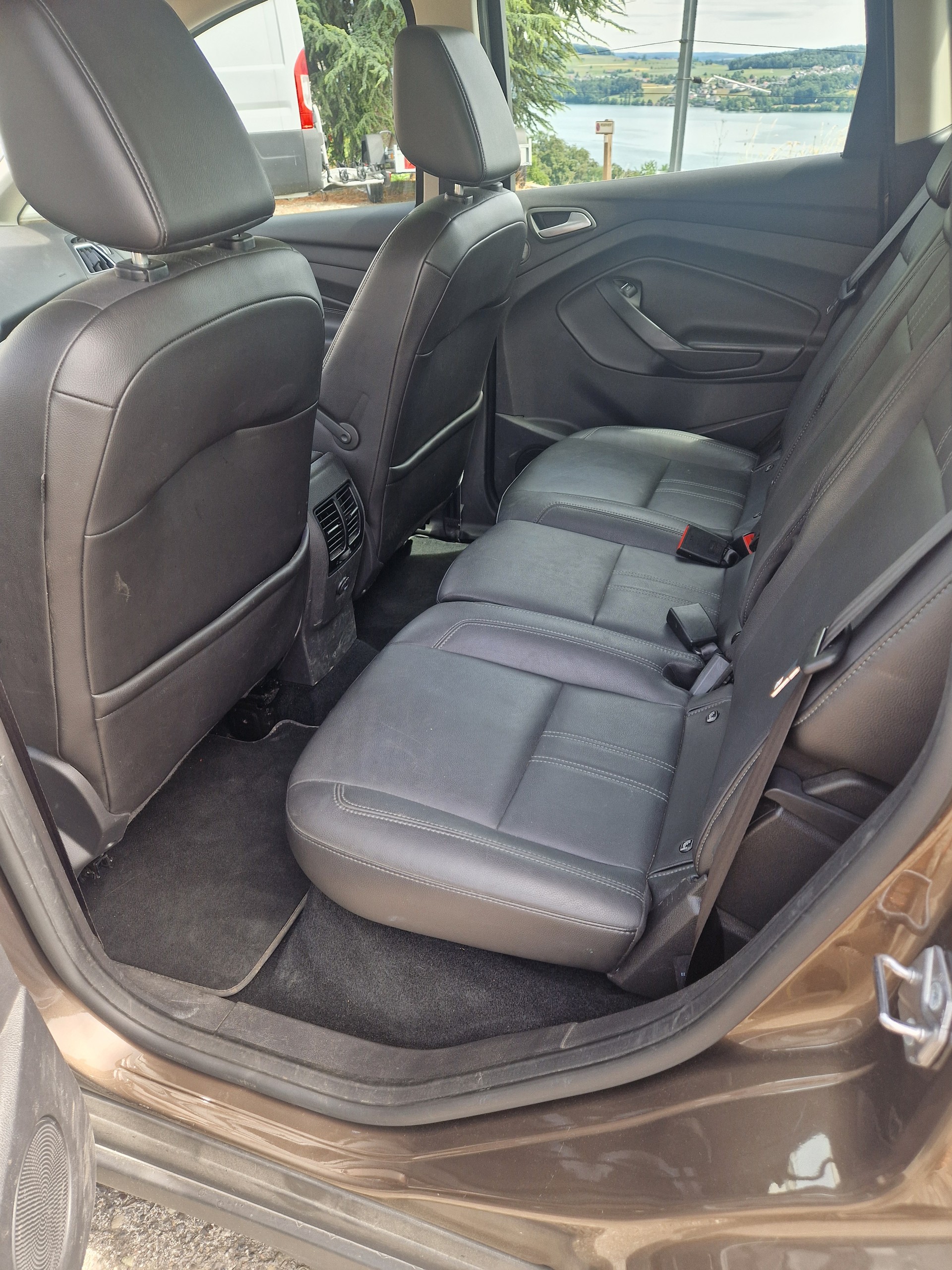 FORD C-Max 2.0 TDCi Trend PowerShift-image-9
