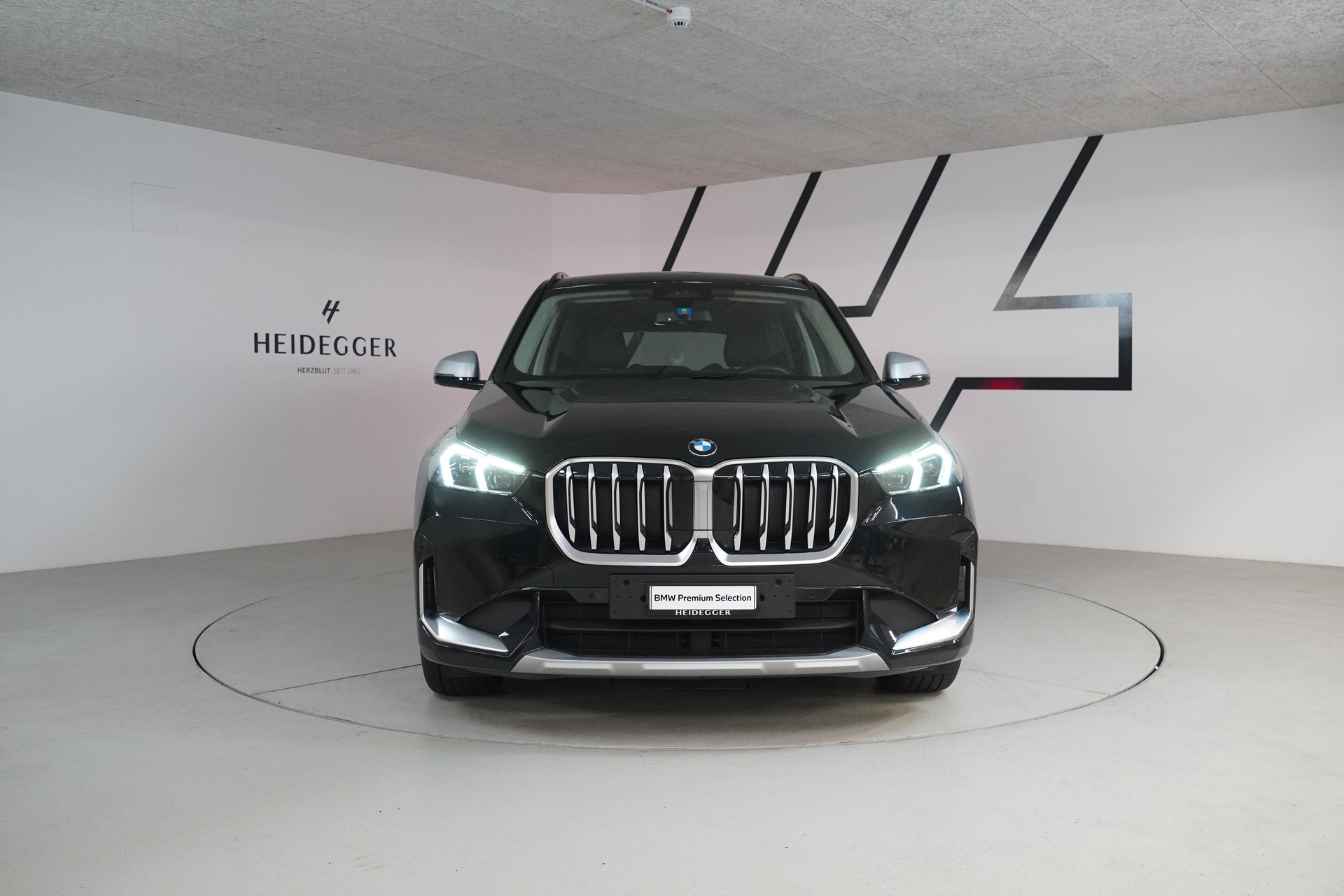 BMW X1 xDrive 23d 48V xLine-image-1