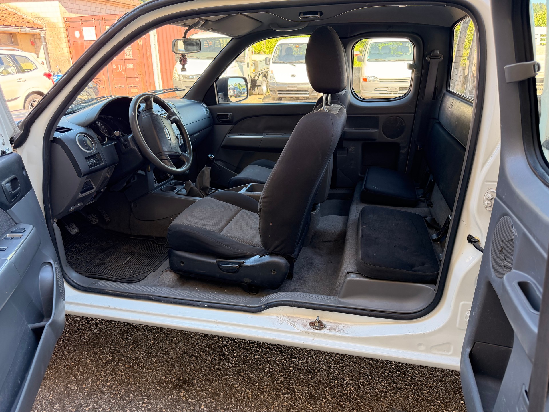 FORD Ranger XLT 2.5 TDCi 4x4-image-5