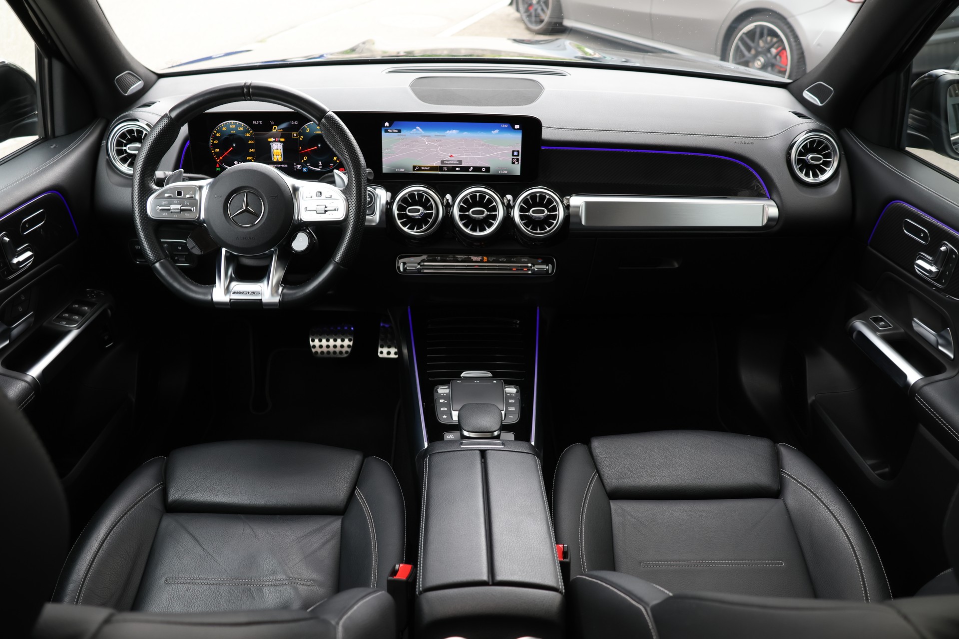 MERCEDES-BENZ GLB 35 AMG 4 MATIC 8G-Tronic (CH) 7 Plätzer-image-17