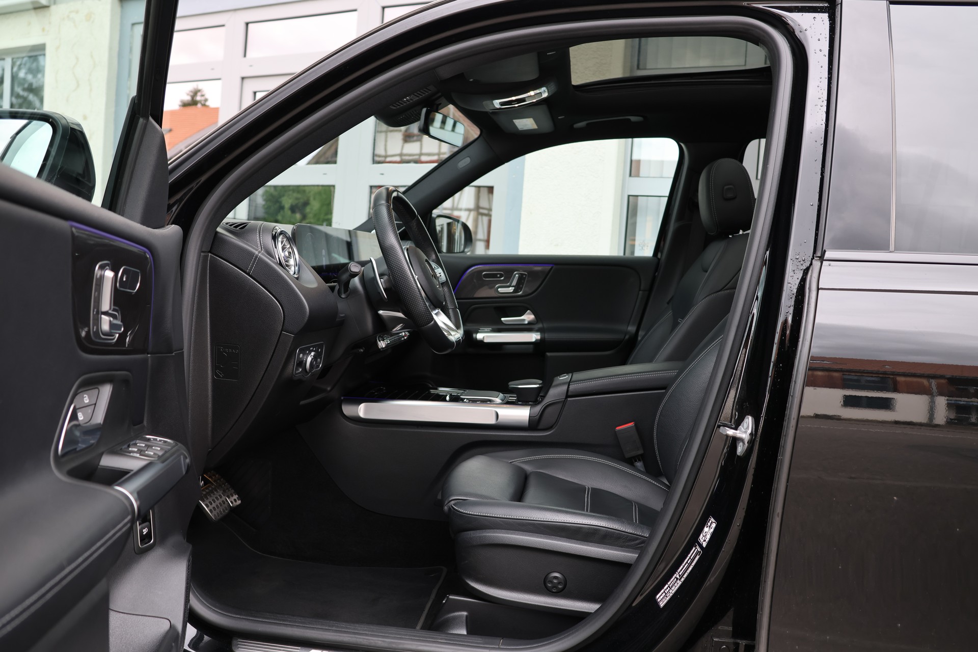 MERCEDES-BENZ GLB 35 AMG 4 MATIC 8G-Tronic (CH) 7 Plätzer-image-9