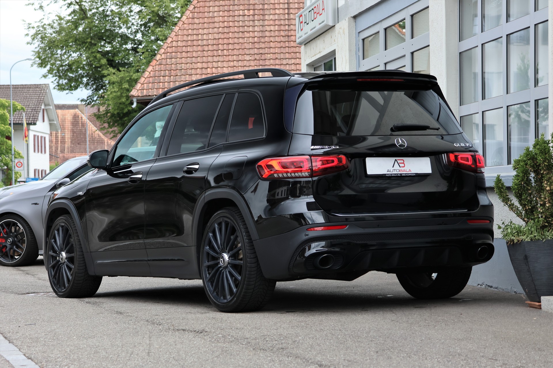 MERCEDES-BENZ GLB 35 AMG 4 MATIC 8G-Tronic (CH) 7 Plätzer-showroom-element-2