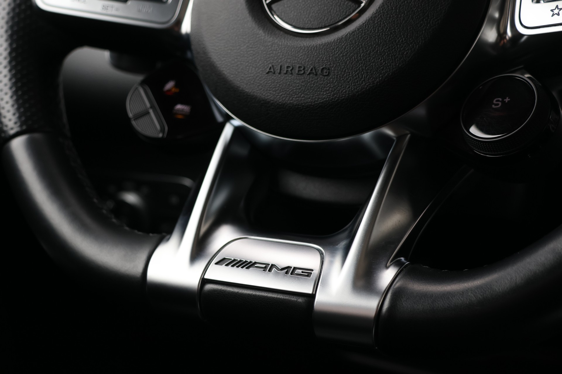 MERCEDES-BENZ GLB 35 AMG 4 MATIC 8G-Tronic (CH) 7 Plätzer-image-19