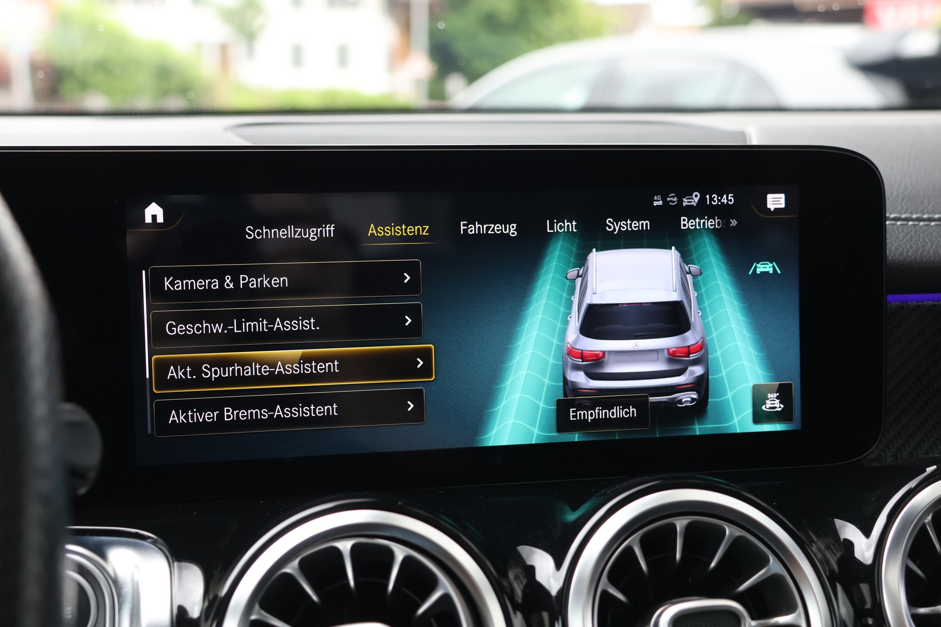 MERCEDES-BENZ GLB 35 AMG 4 MATIC 8G-Tronic (CH) 7 Plätzer-image-24