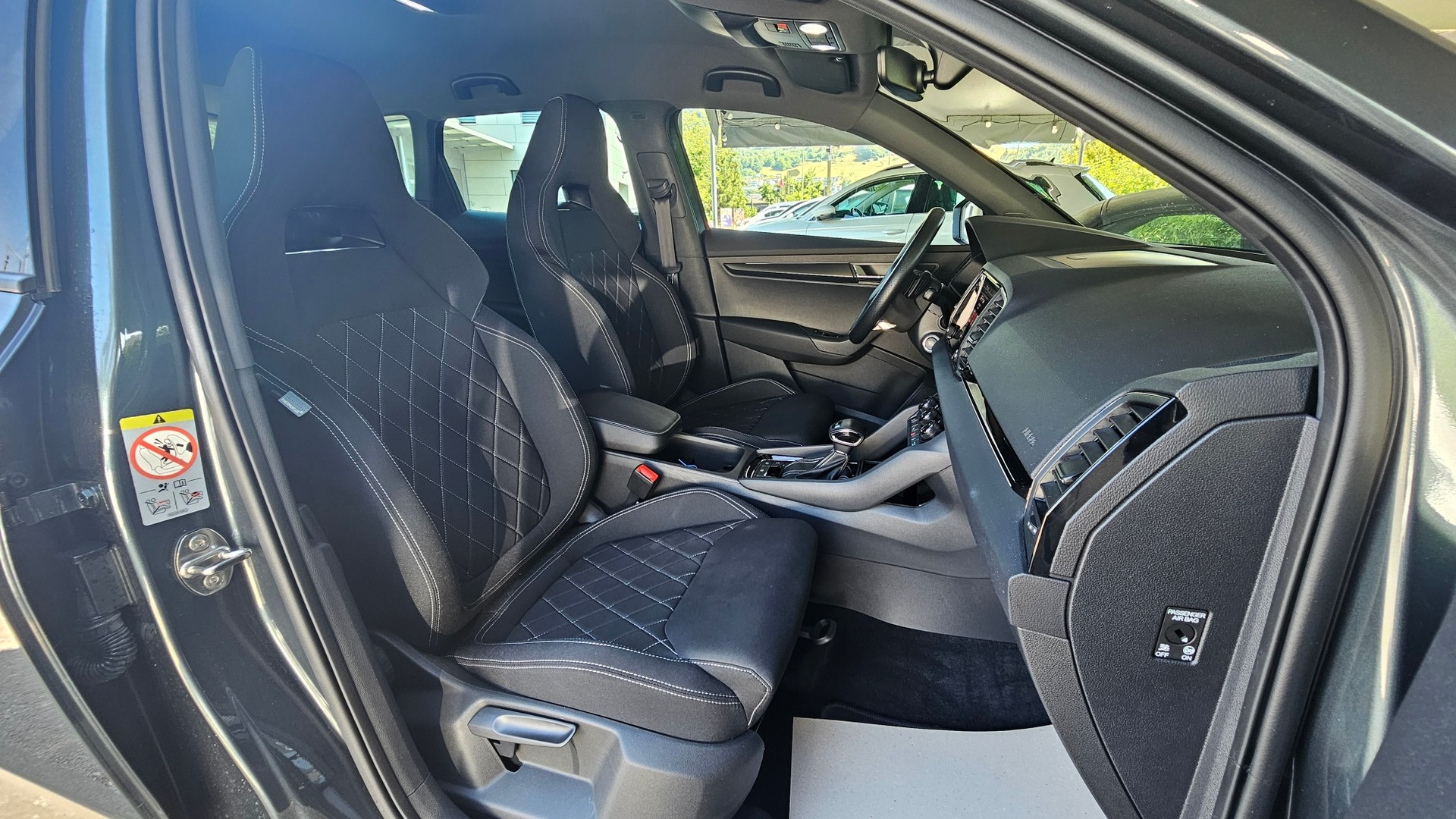 SKODA Karoq 1.5 TSI ACT SportLine DSG-image-21