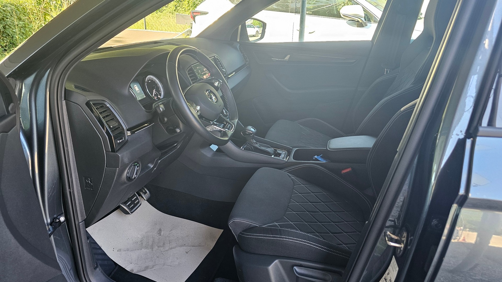 SKODA Karoq 1.5 TSI ACT SportLine DSG-image-19