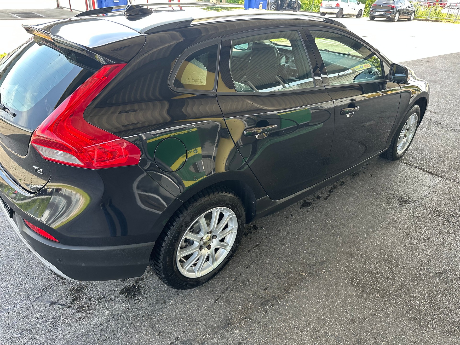 VOLVO V40 Cross Country T4 1.6 Summum Powershift-image-2