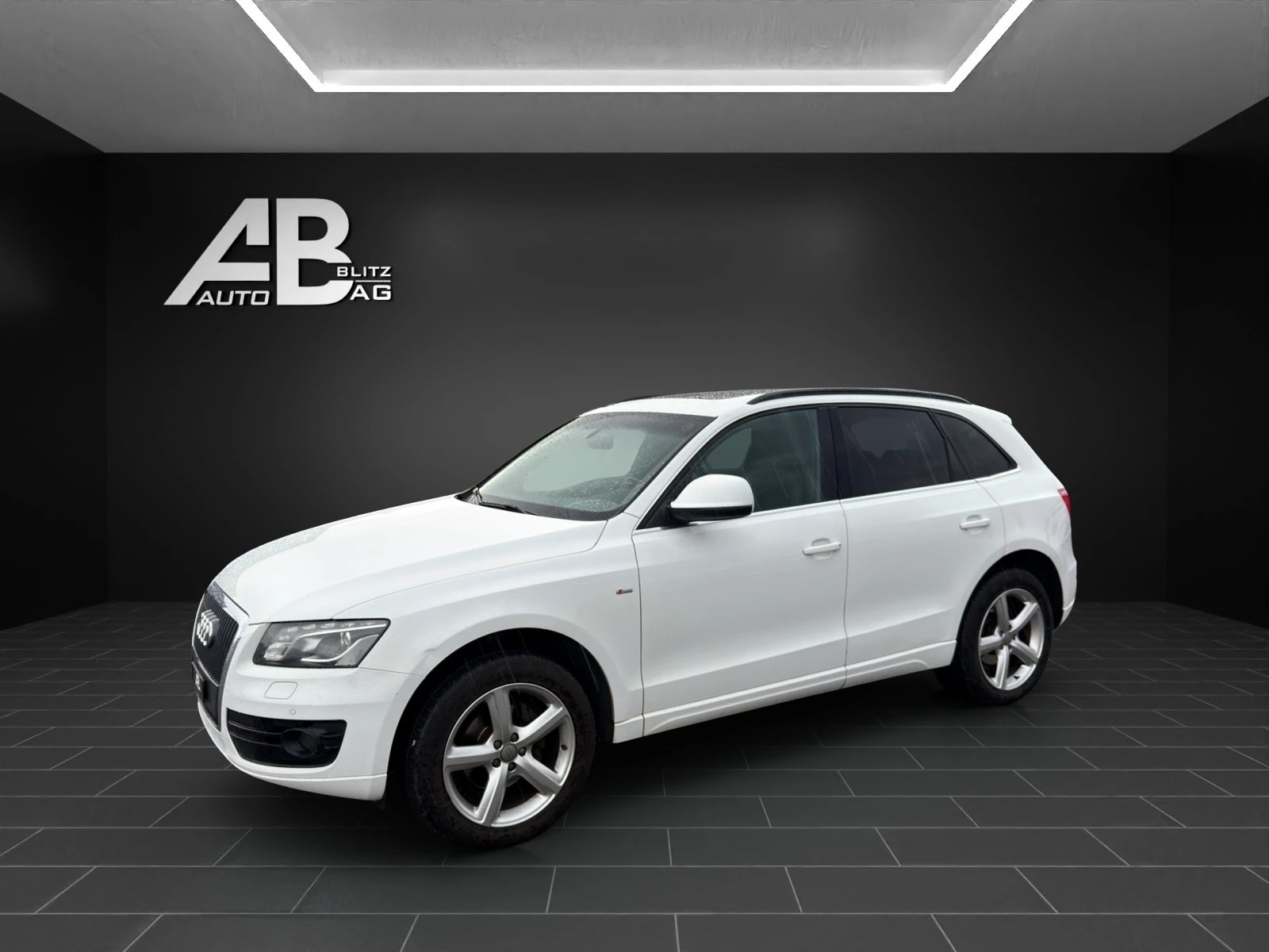 AUDI Q5 2.0 TDI S-Line quattro S-tronic mit 170 PS-image-1