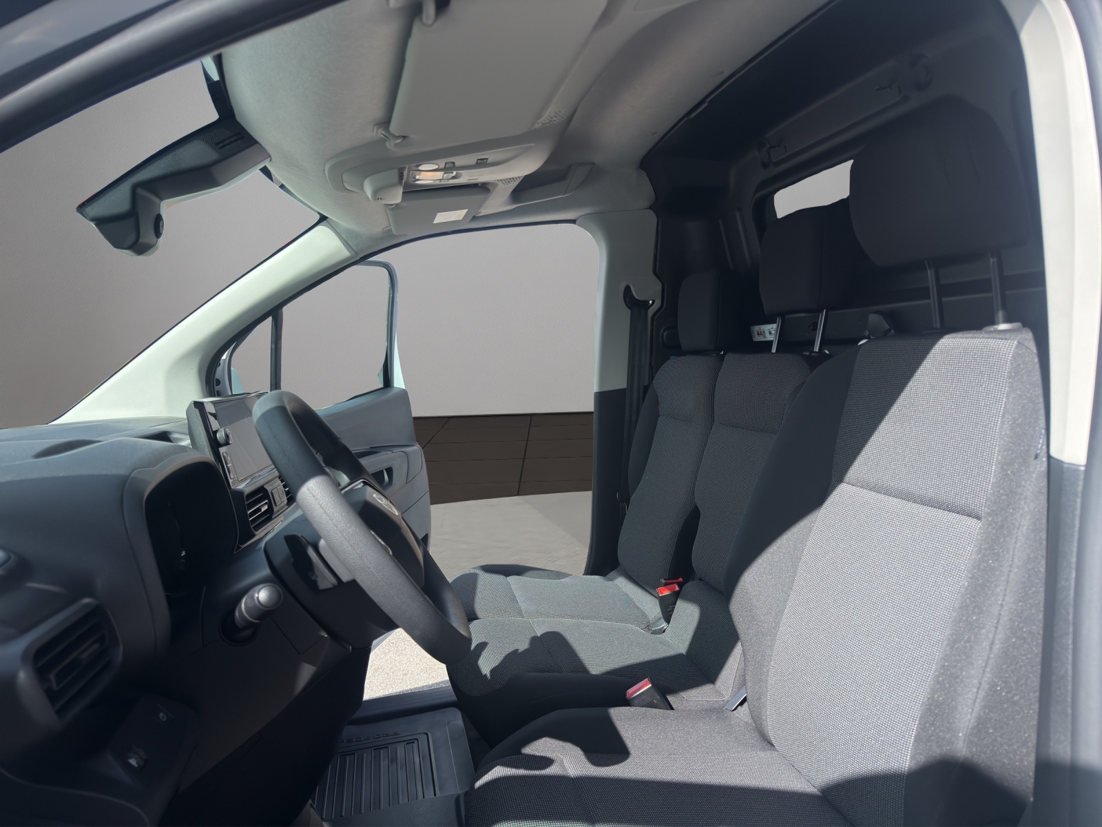 TOYOTA Proace City Van EV 50 kWh Comfort L1-image-18