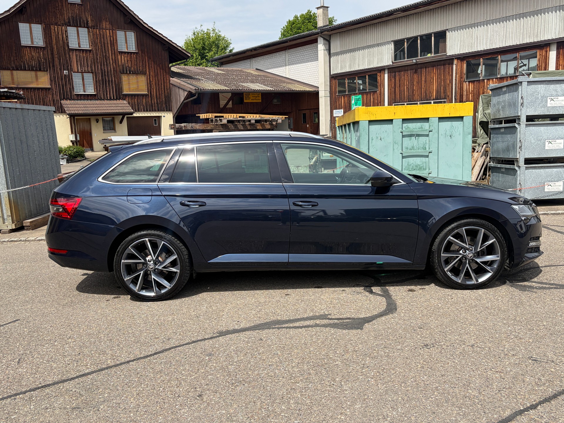 SKODA Superb Combi 2.0 TDi DSG-image-1