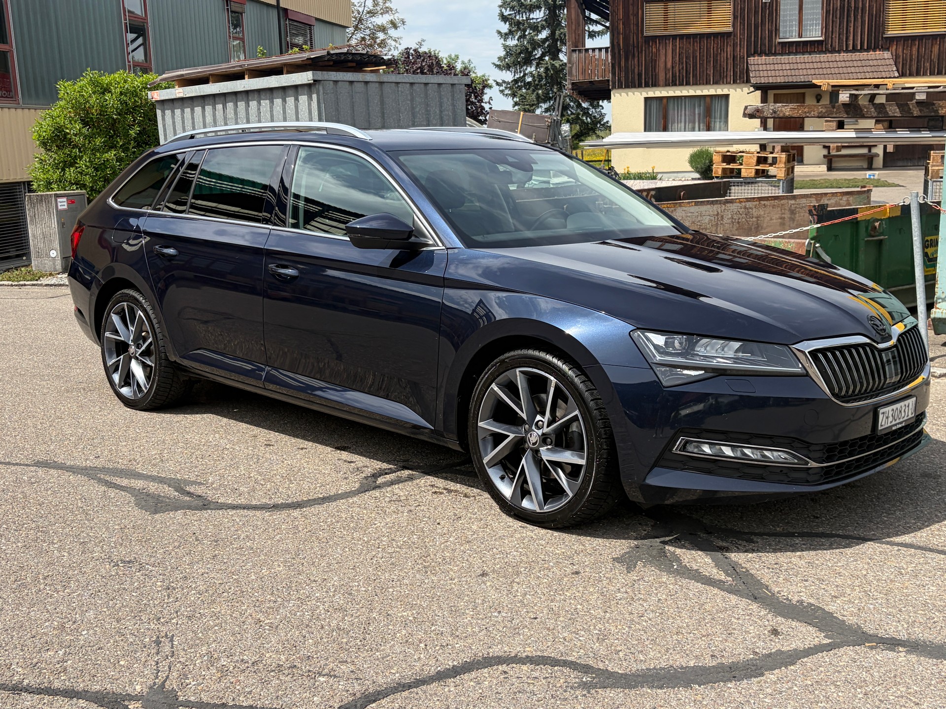 SKODA Superb Combi 2.0 TDi DSG-image-3