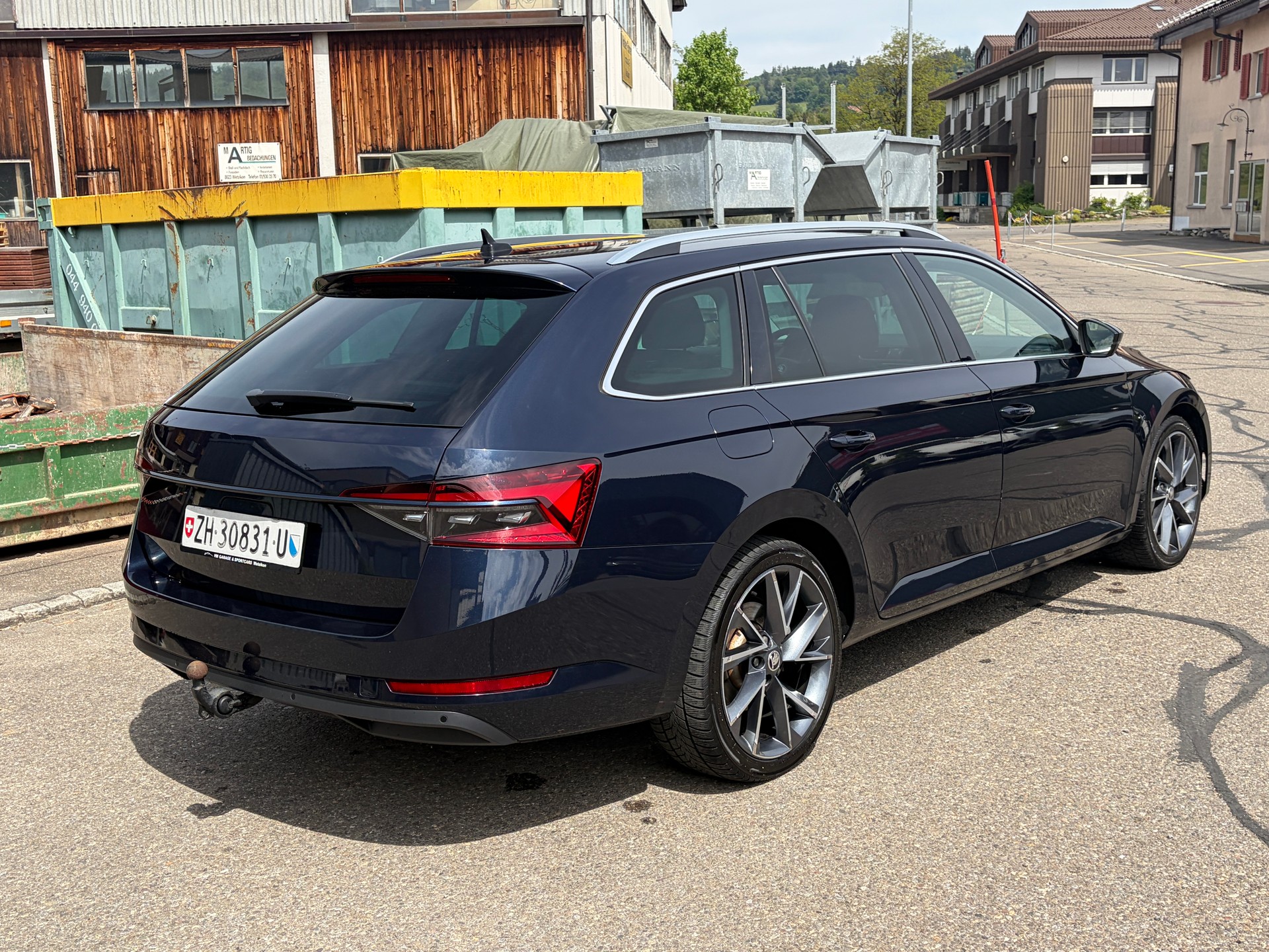 SKODA Superb Combi 2.0 TDi DSG-image-2
