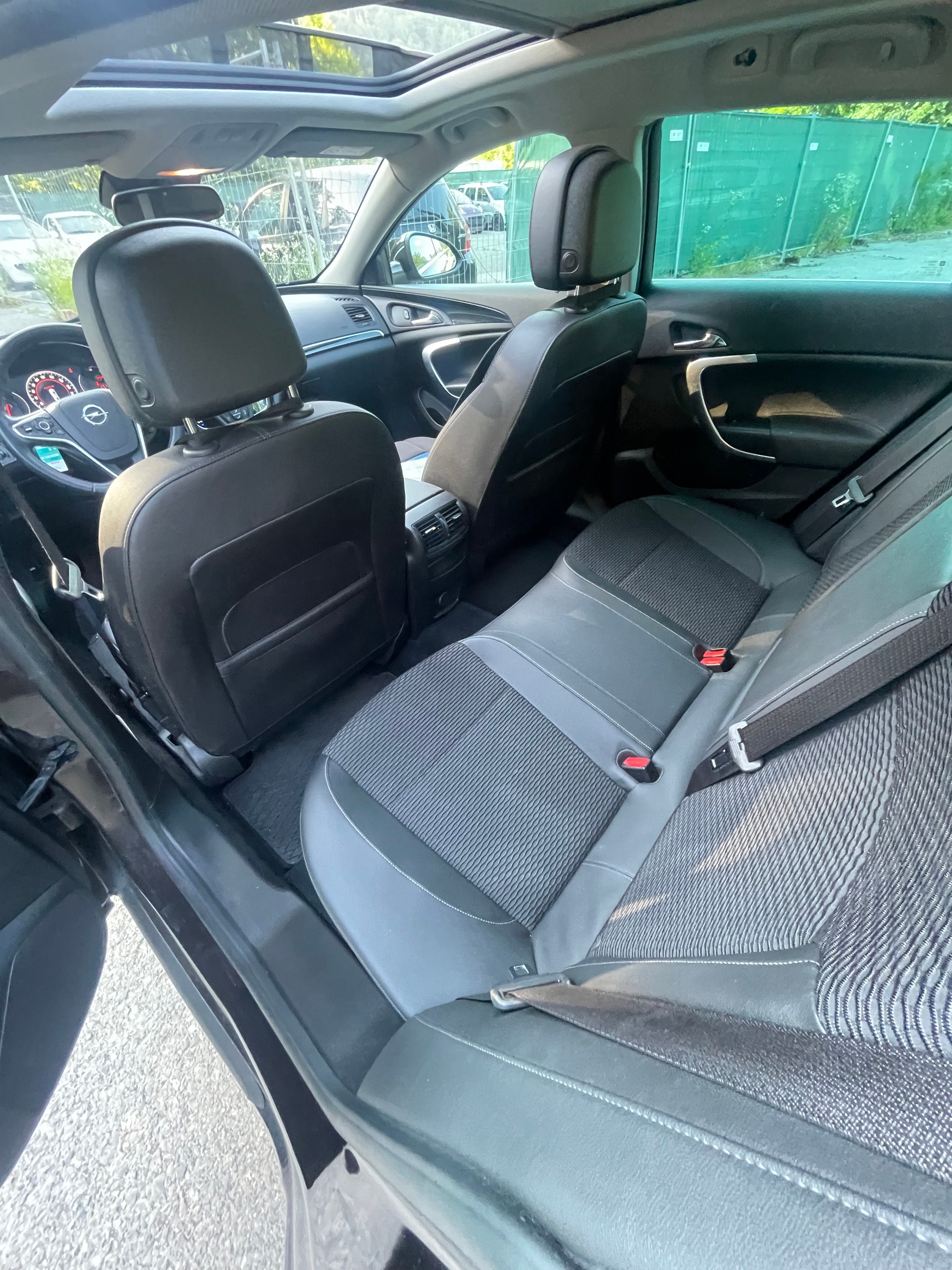 OPEL Insignia Sports Tourer 1.6 Turbo Sport Automatic-image-8