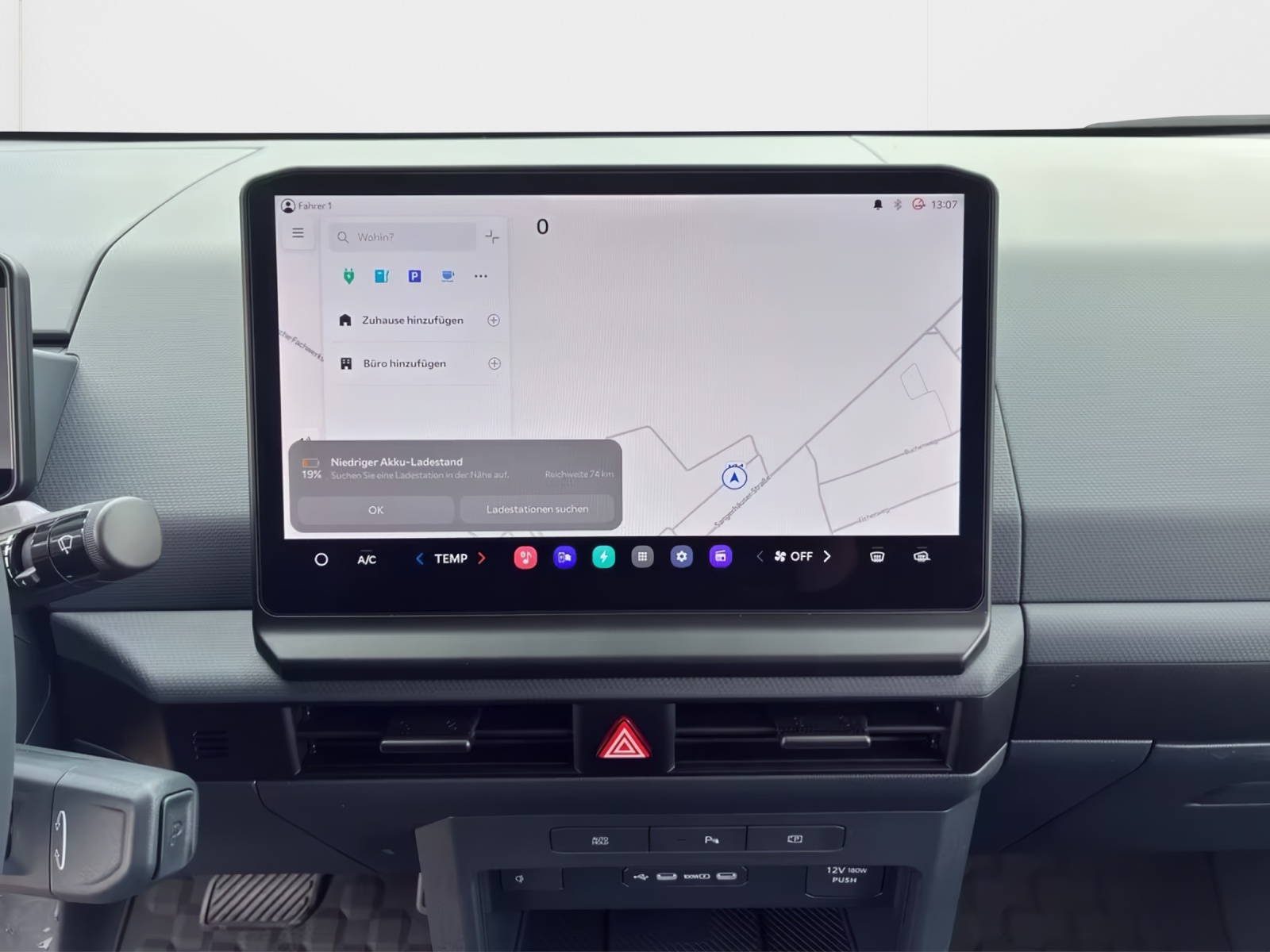 KIA PV5 Cargo 71.2 kWh Plus-image-11