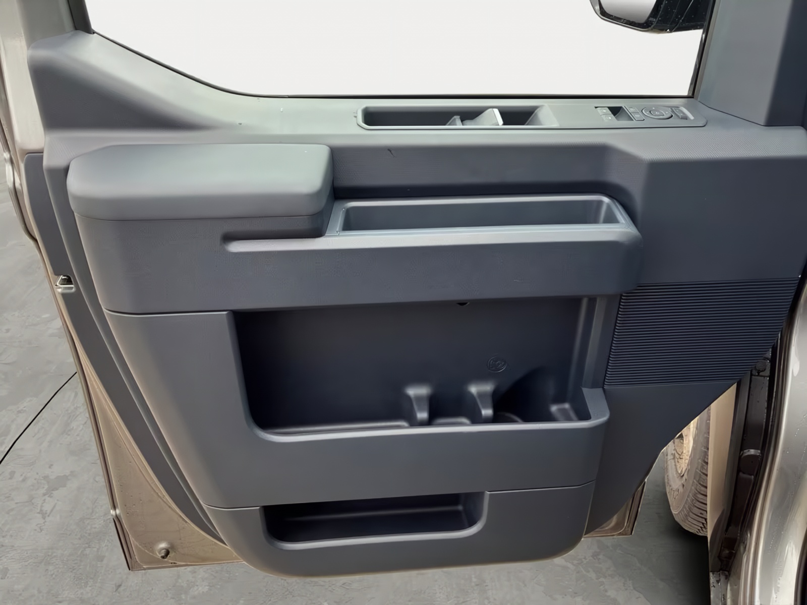 KIA PV5 Cargo 71.2 kWh Plus-image-8