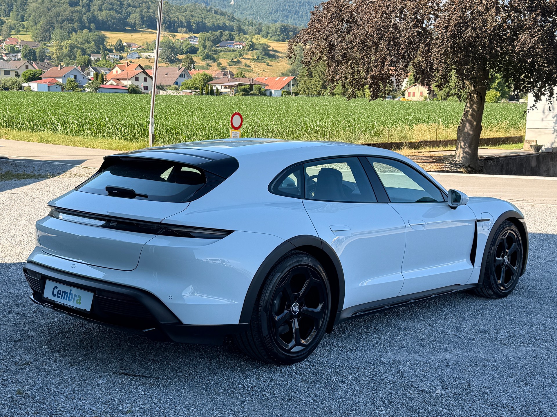 PORSCHE Taycan Cross Turismo 4-image-4
