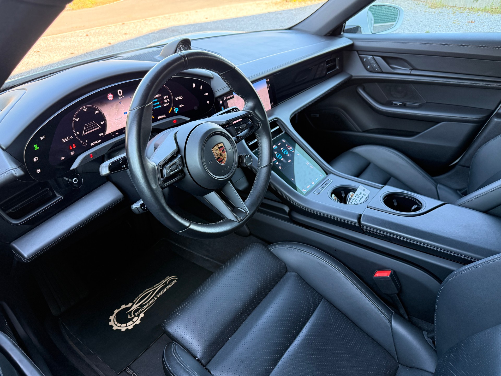 PORSCHE Taycan Cross Turismo 4-image-8