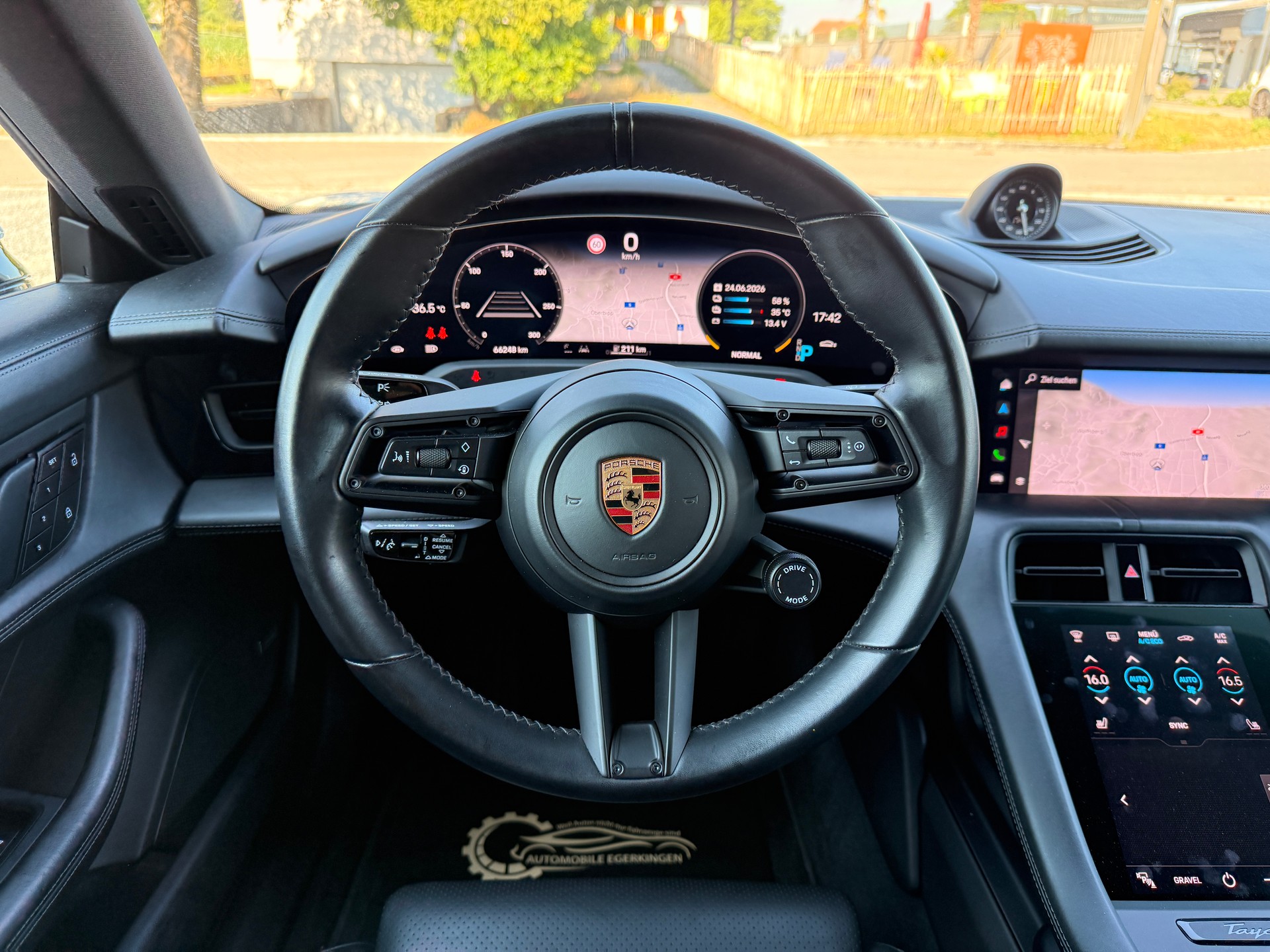 PORSCHE Taycan Cross Turismo 4-image-13
