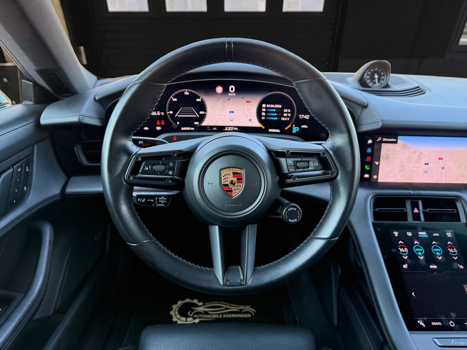 PORSCHE Taycan Cross Turismo 4-image-11