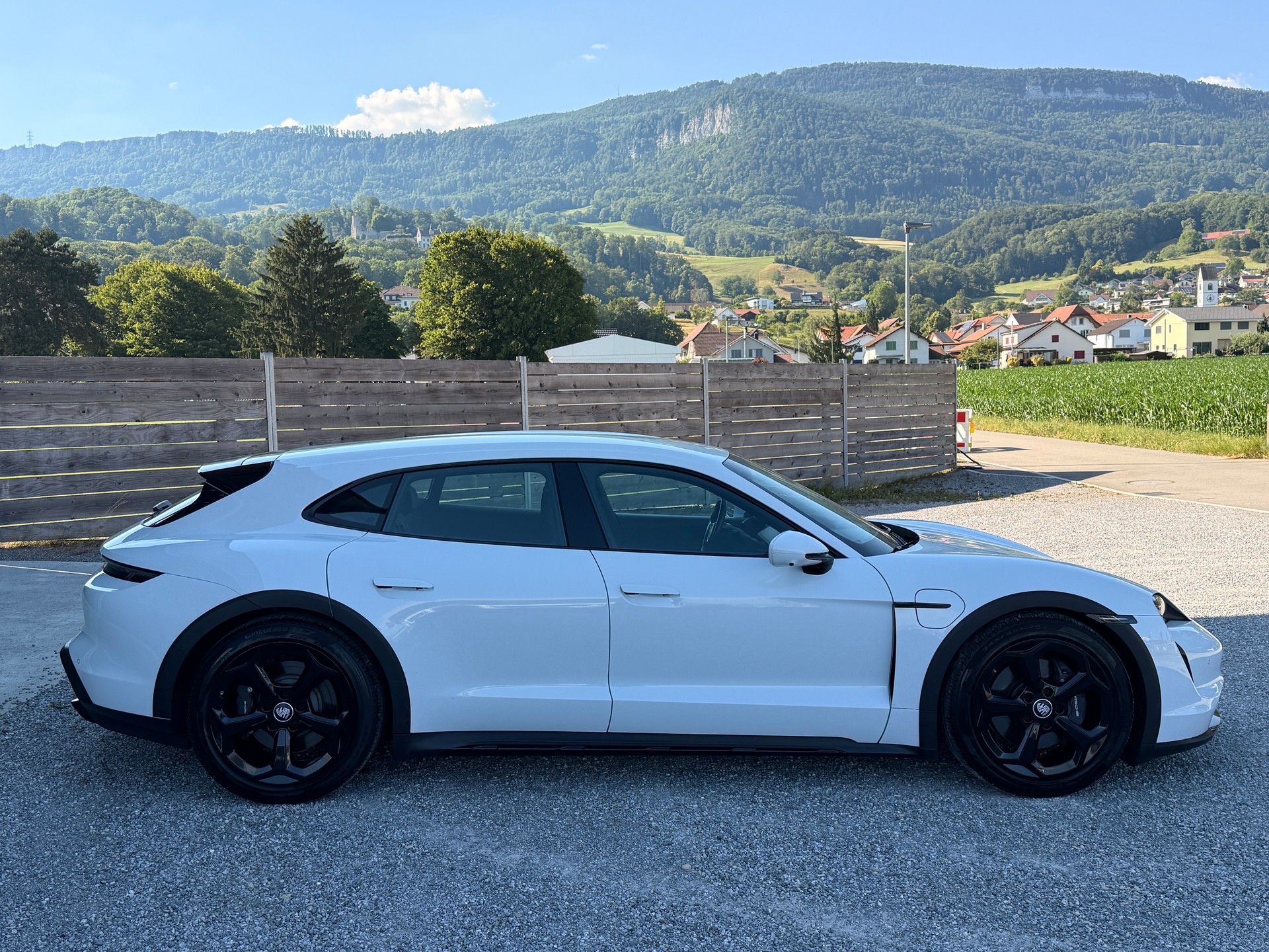 PORSCHE Taycan Cross Turismo 4-image-3