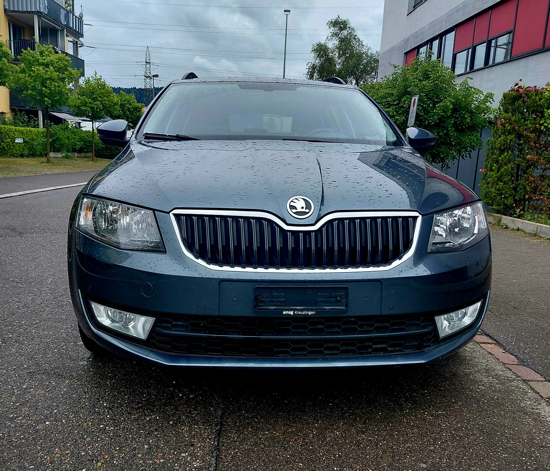 SKODA Octavia Combi 1.8 TSI Swiss Joy 4x4 DSG-image-2