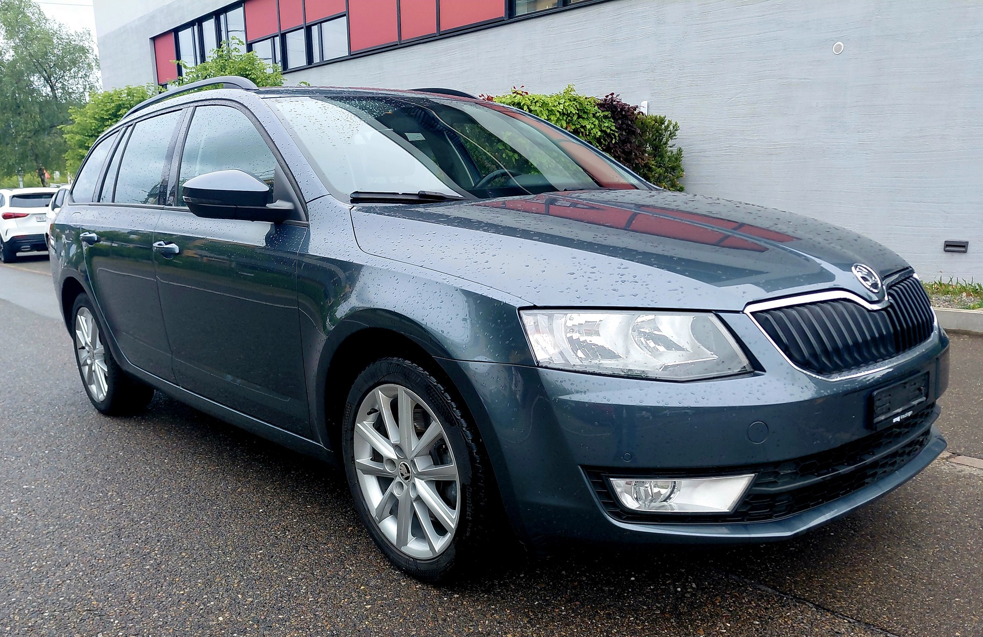 SKODA Octavia Combi 1.8 TSI Swiss Joy 4x4 DSG-image-0