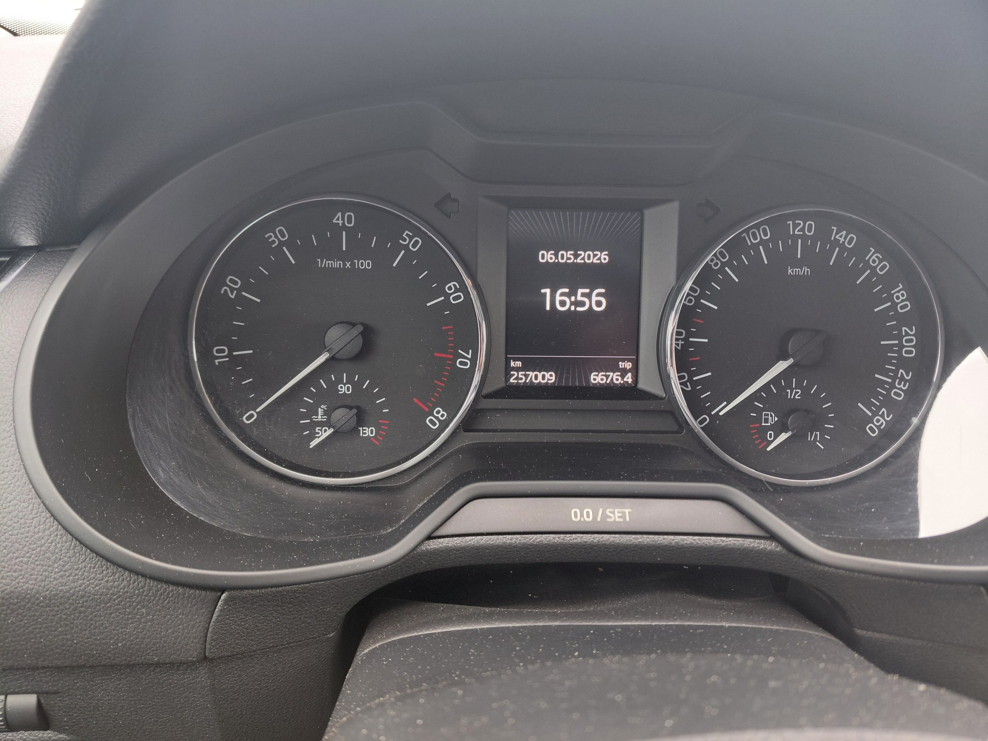 SKODA Octavia Combi 1.8 TSI Swiss Joy 4x4 DSG-image-13