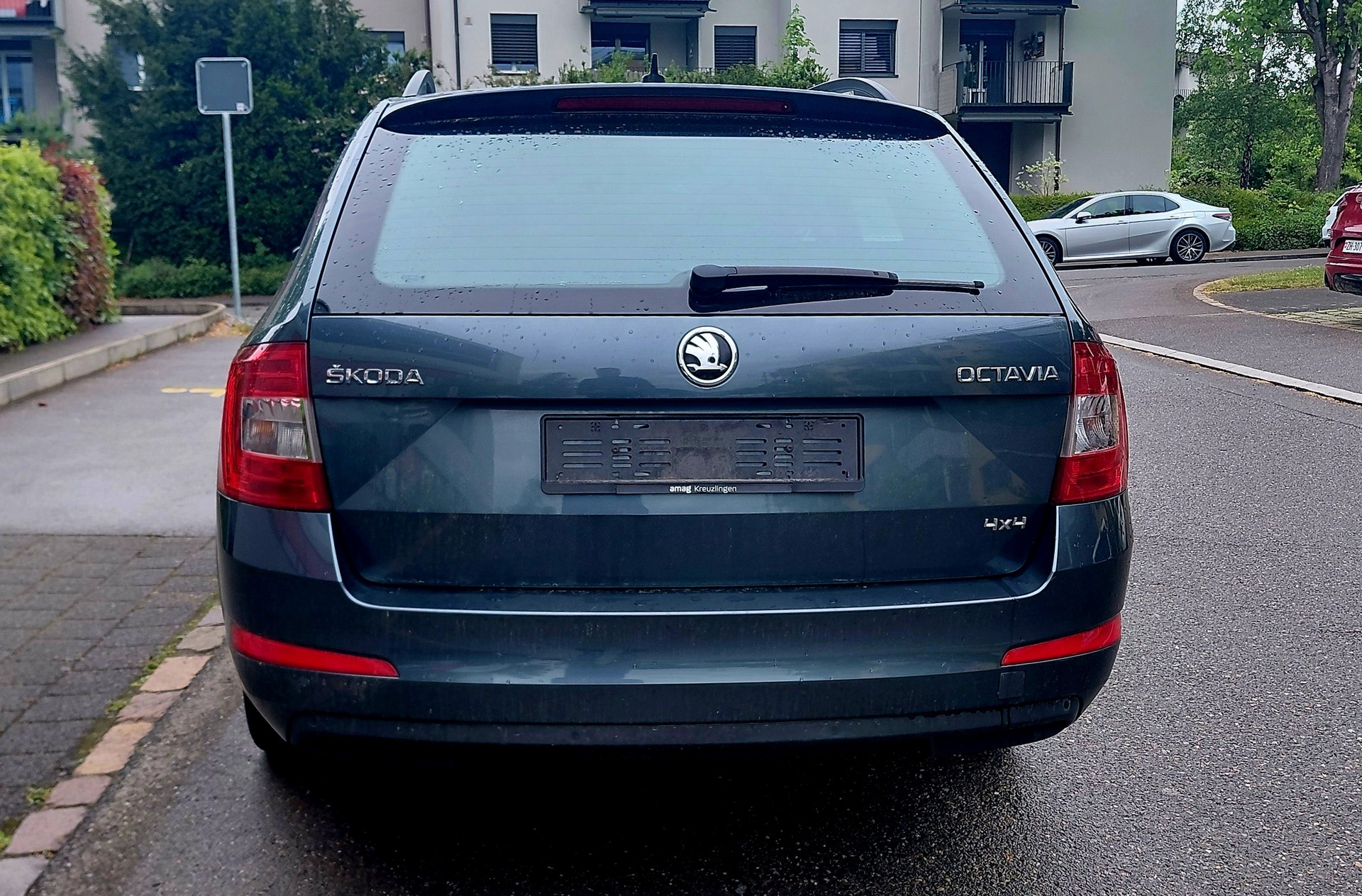 SKODA Octavia Combi 1.8 TSI Swiss Joy 4x4 DSG-image-7
