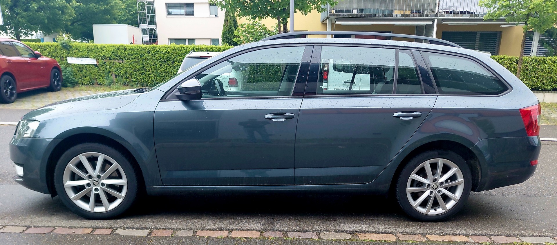 SKODA Octavia Combi 1.8 TSI Swiss Joy 4x4 DSG-image-4