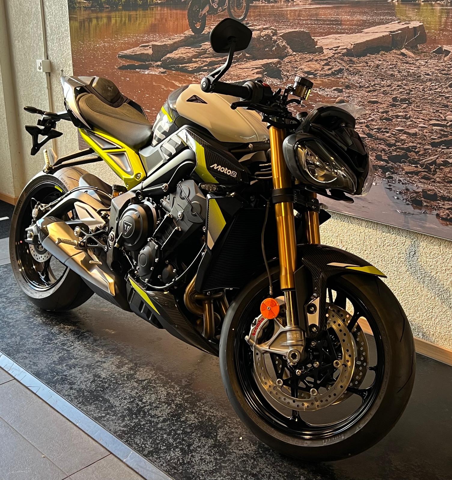 TRIUMPH Street Triple 765 Moto2-showroom-element-1