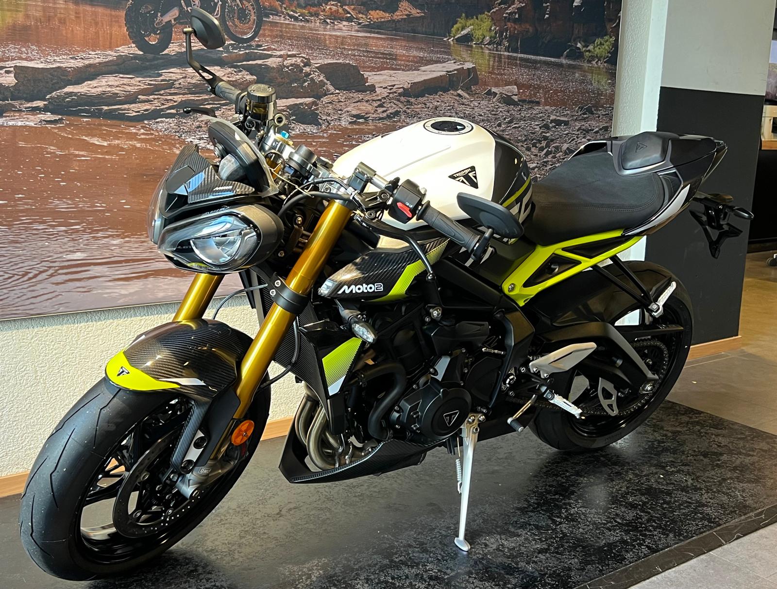 TRIUMPH Street Triple 765 Moto2-showroom-element-2