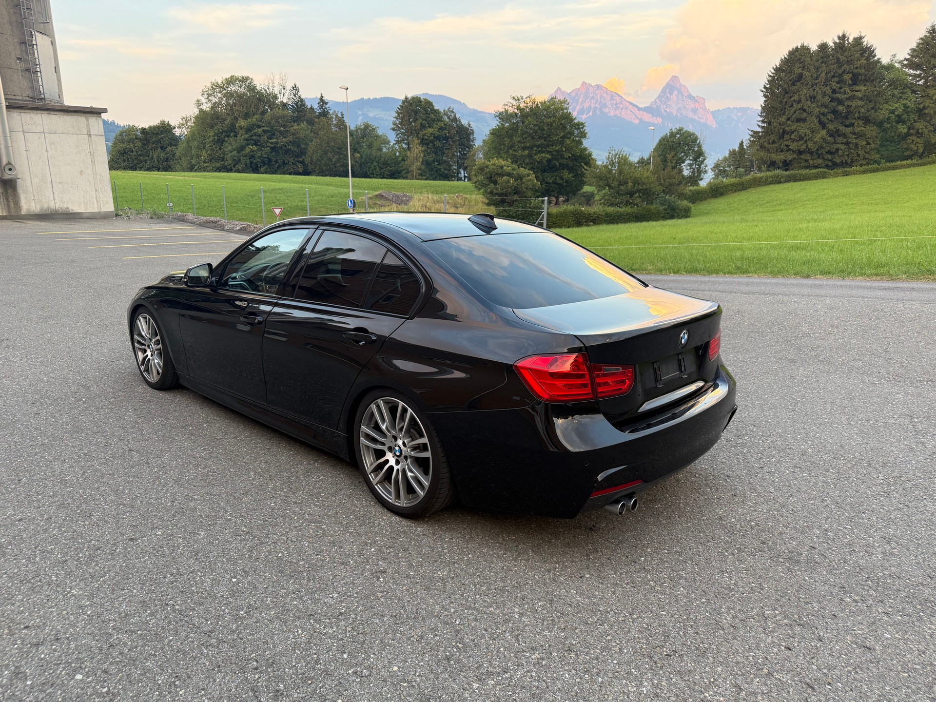 BMW 330d Sport Line Steptronic-image-2